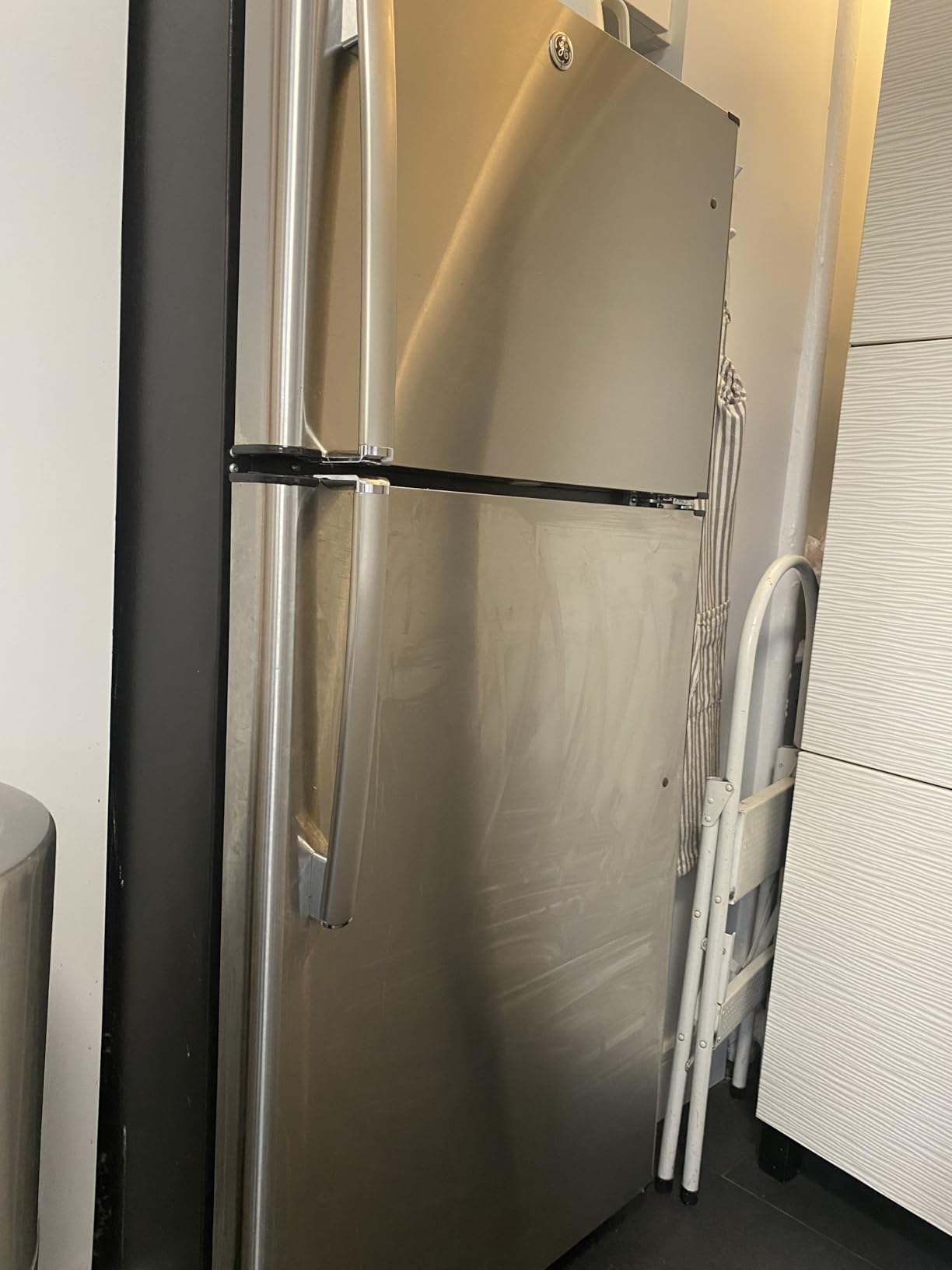 Weiman Stainless Steel Cleaner, 30 Count Cleaning Wipes, Removes Dirt, Grime, and Grease, No Streaks or Residue, Stainless Steel Polish for a Sparkling Clean and Shiny Surface, Cleaning Supplies - Customer Photo 1