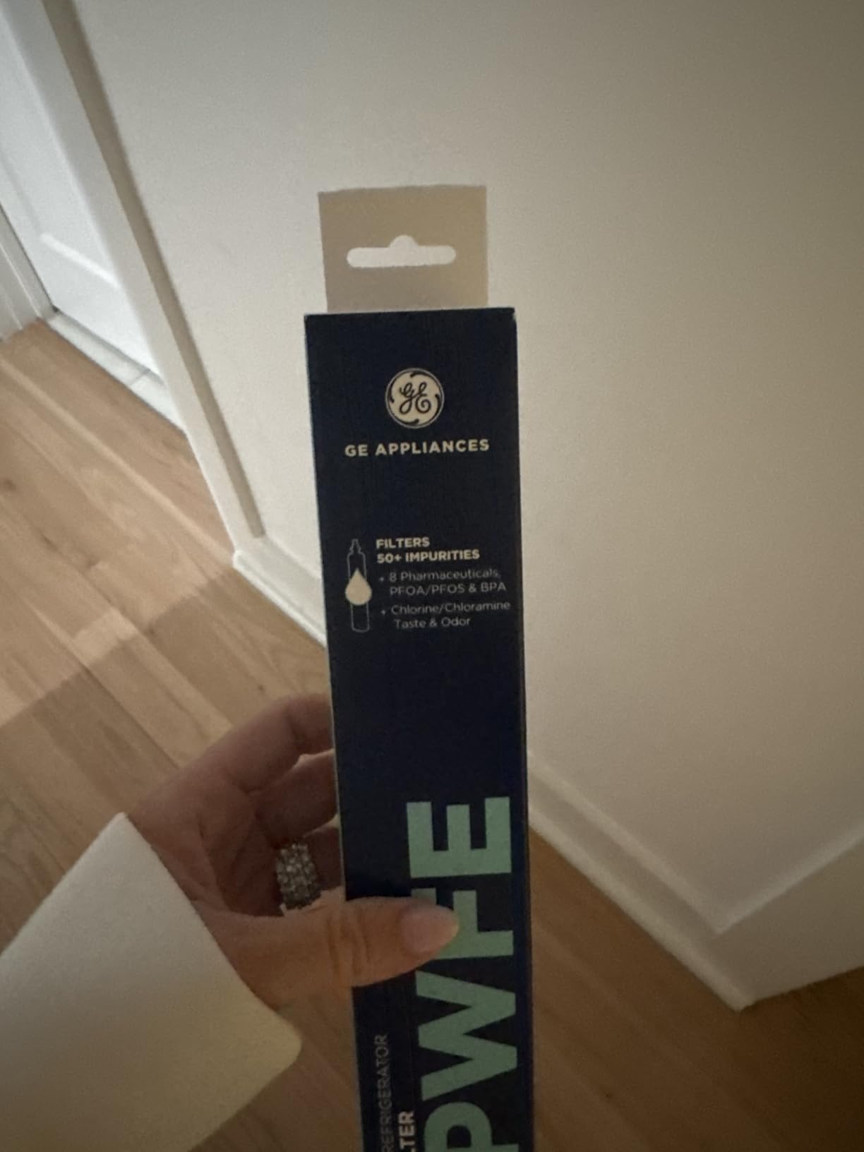 GE RPWFE Refrigerator Water Filter, Genuine Replacement Filter, Certified to Reduce Lead, Sulfur, and 50+ Other Impurities, Replace Every 6 Months for Best Results, Pack of 1 - Customer Photo 2