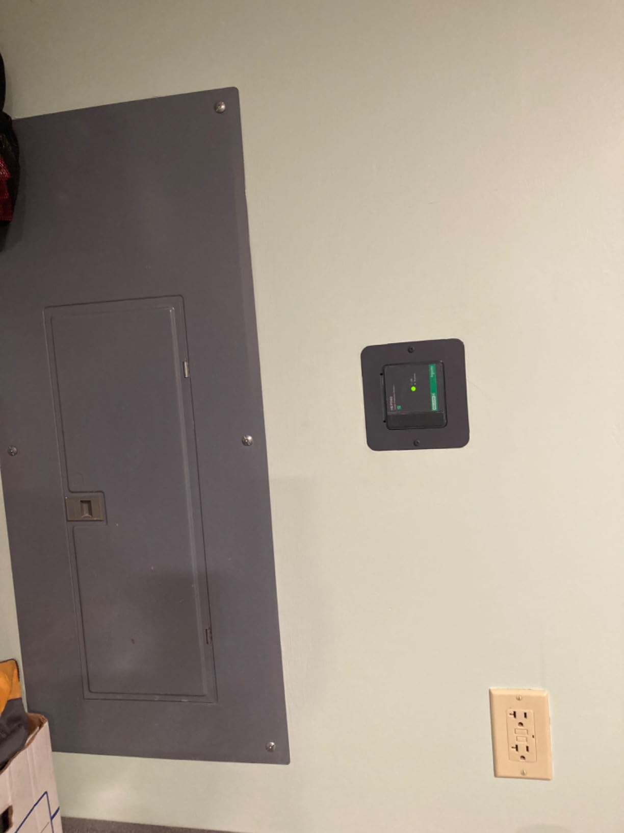 Square D HEPD80 Universal Whole House Surge Protection Device, 1-Phase, 3-Wire for 120/240V, 80kA - Customer Photo 1