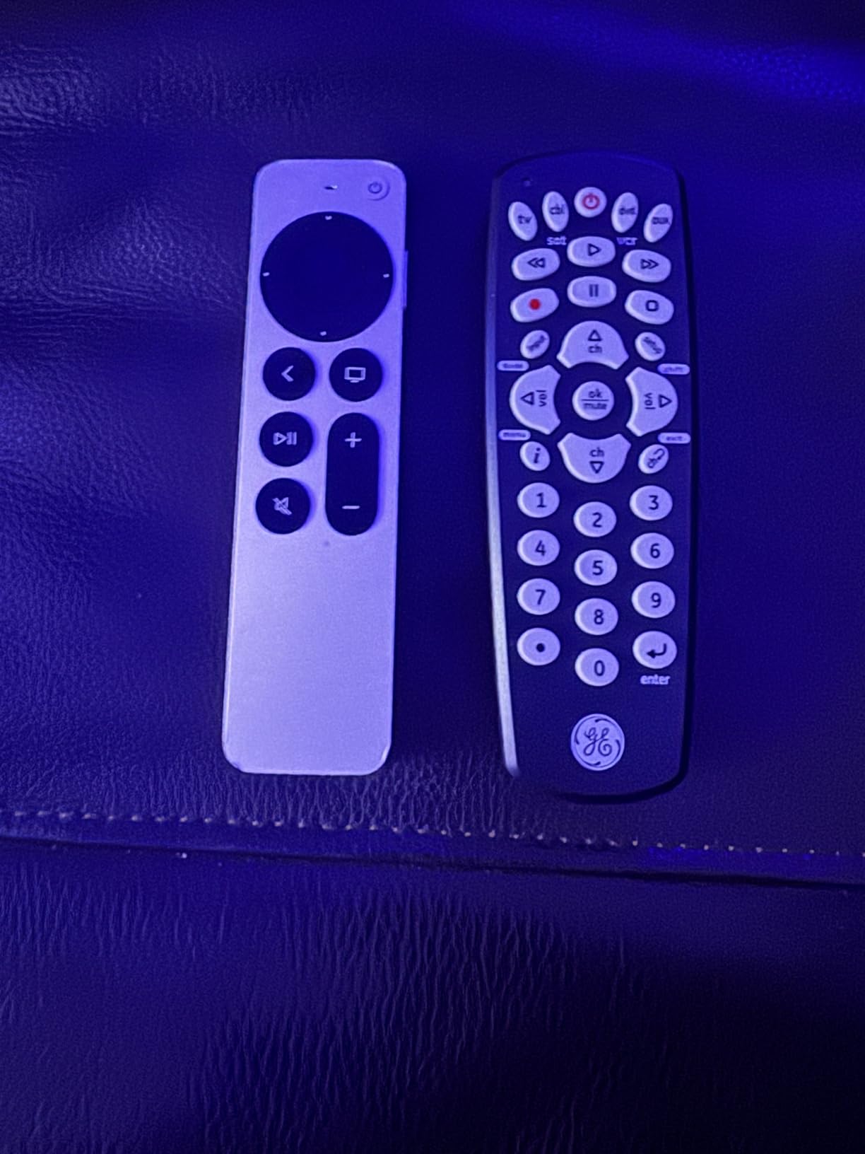 GE Universal Remote Control for Samsung, Vizio, LG, Sony, Sharp, Roku, Apple TV, RCA, Panasonic, Smart TVs, Streaming Players, Blu-ray, DVD, 3-Device, Black, 34456 Customer Review GE Universal Remote Control for Samsung, Vizio, LG, Sony, Sharp, Roku, Apple TV, RCA, Panasonic, Smart TVs, Streaming Players, Blu-ray, DVD, 3-Device, Black, 34456 - Customer Photo 1