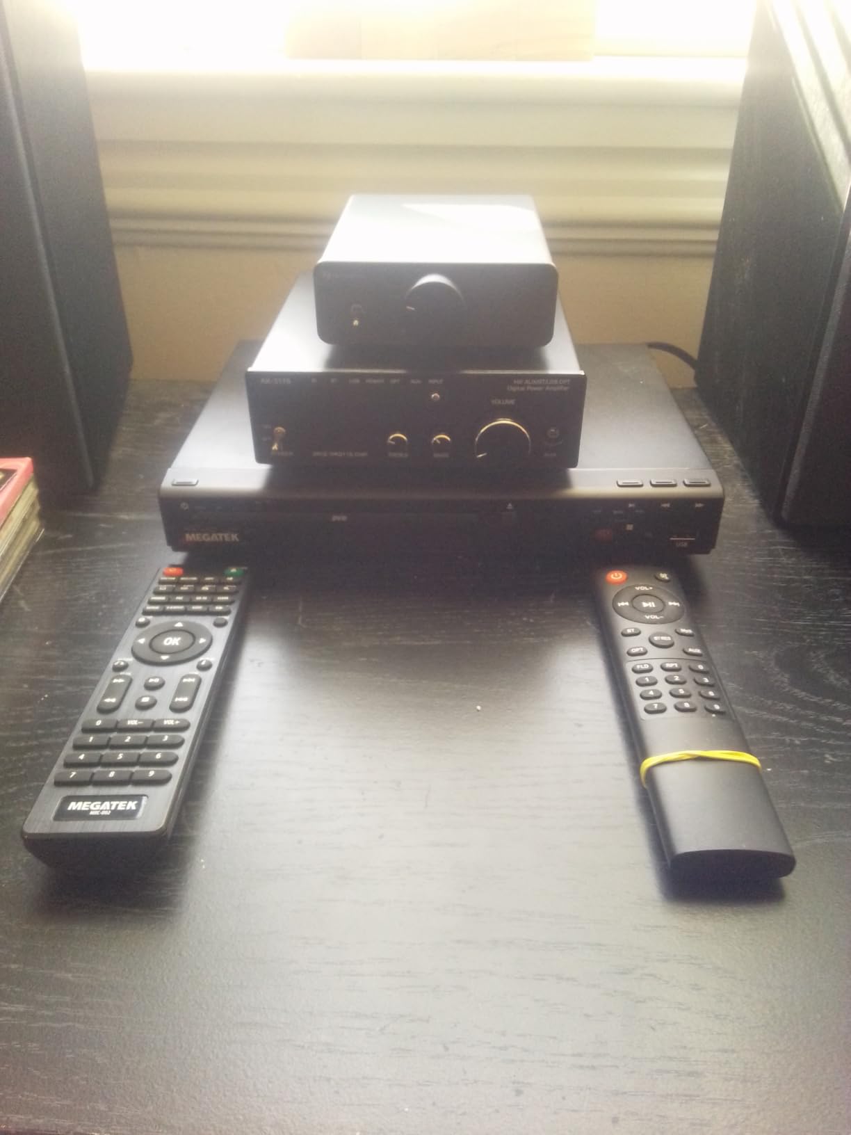 MEGATEK Region-Free HDMI DVD Player for TV, Compact CD/DVD Player for Smart TV, USB Port, Plays All Region DVDs & Multi Formats, Metal Housing, HDMI/RCA Cables & Remote Included Customer Review MEGATEK Region-Free HDMI DVD Player for TV, Compact CD/DVD Player for Smart TV, USB Port, Plays All Region DVDs & Multi Formats, Metal Housing, HDMI/RCA Cables & Remote Included - Customer Photo 2