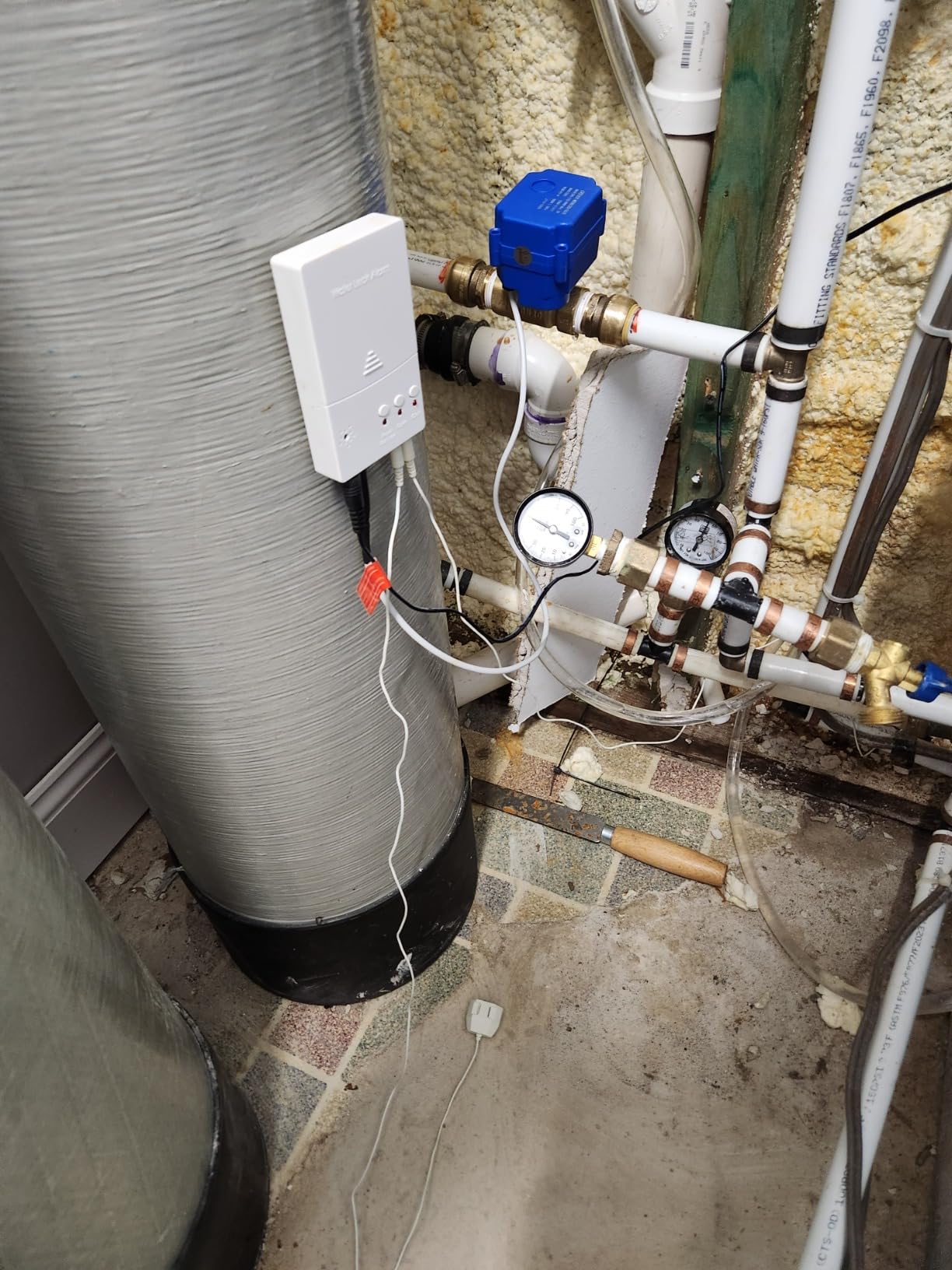 E-SDS Automatic Water Leak Shut Off Valve System,Water Leak Detector with 2 Valves,2 Sensors and Sounds Alarm,for Pipes 3/4 NPT,Flood Prevention for Laundry Washing Machines,Water Heaters and More Customer Review E-SDS Automatic Water Leak Shut Off Valve System,Water Leak Detector with 2 Valves,2 Sensors and Sounds Alarm,for Pipes 3/4 NPT,Flood Prevention for Laundry Washing Machines,Water Heaters and More - Customer Photo 1