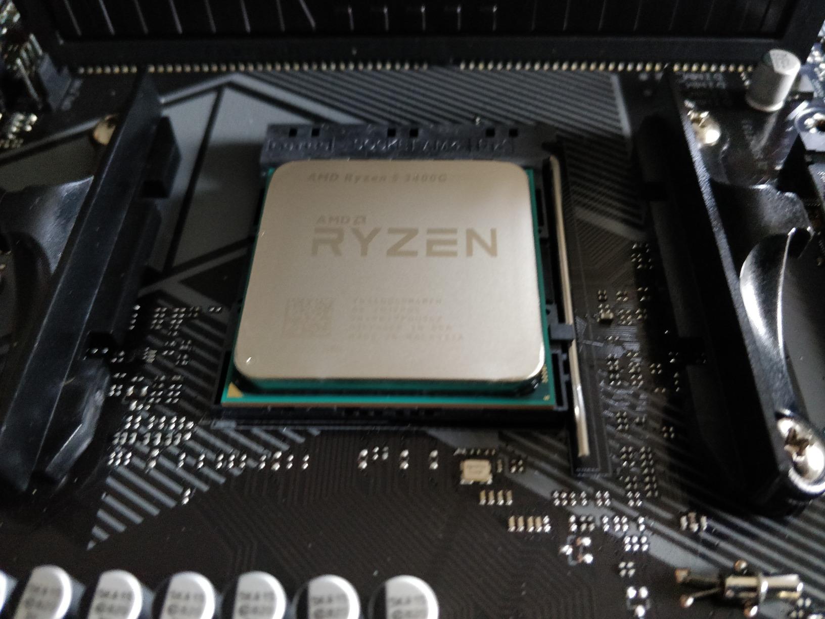AMD Ryzen 5 3400G 4-core, 8-Thread Unlocked Desktop Processor with Radeon RX Graphics - Customer Photo 1