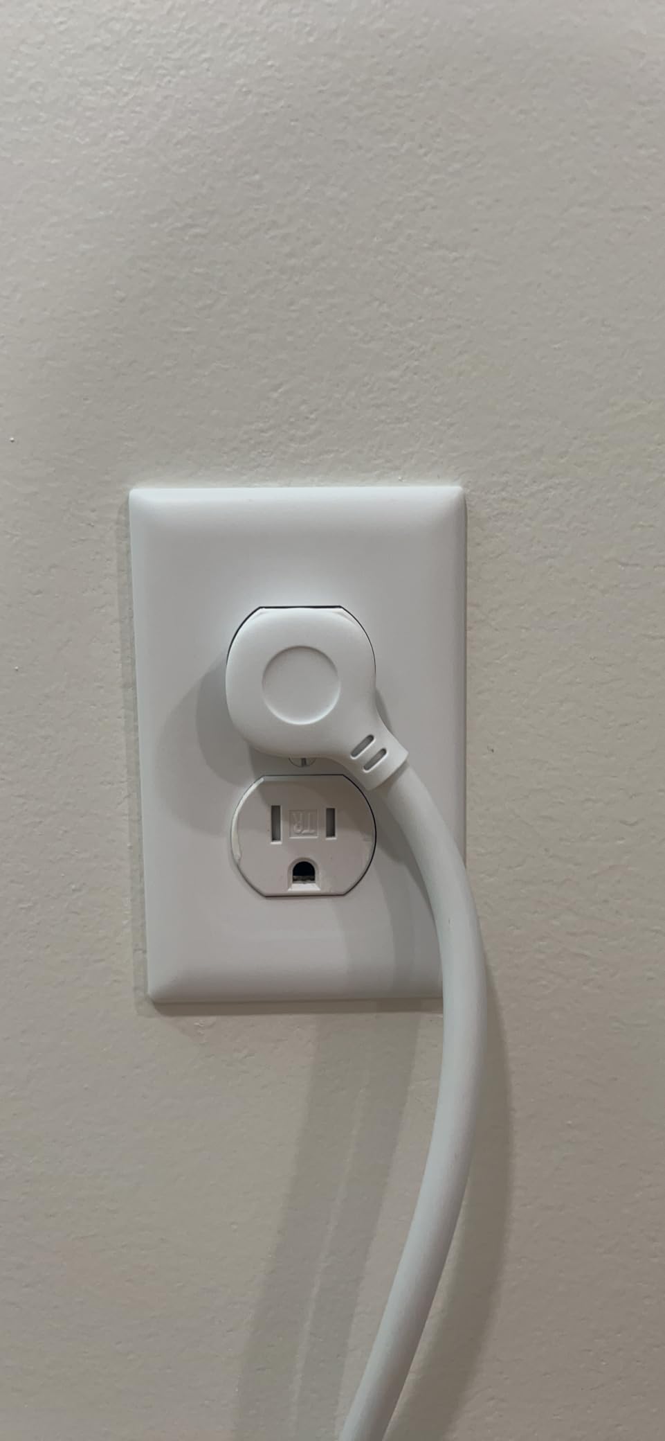 TROND Power Strip Surge Protector, 5 Widely-Spaced Outlets with 2 USB A and 1 USB C, ETL Listed, Wall Mountable, Flat Plug 5ft Extension Cord, 1300J, 14AWG Heavy Duty, for Office Kitchen, Black Customer Review TROND Power Strip Surge Protector, 5 Widely-Spaced Outlets with 2 USB A and 1 USB C, ETL Listed, Wall Mountable, Flat Plug 5ft Extension Cord, 1300J, 14AWG Heavy Duty, for Office Kitchen, Black - Customer Photo 3