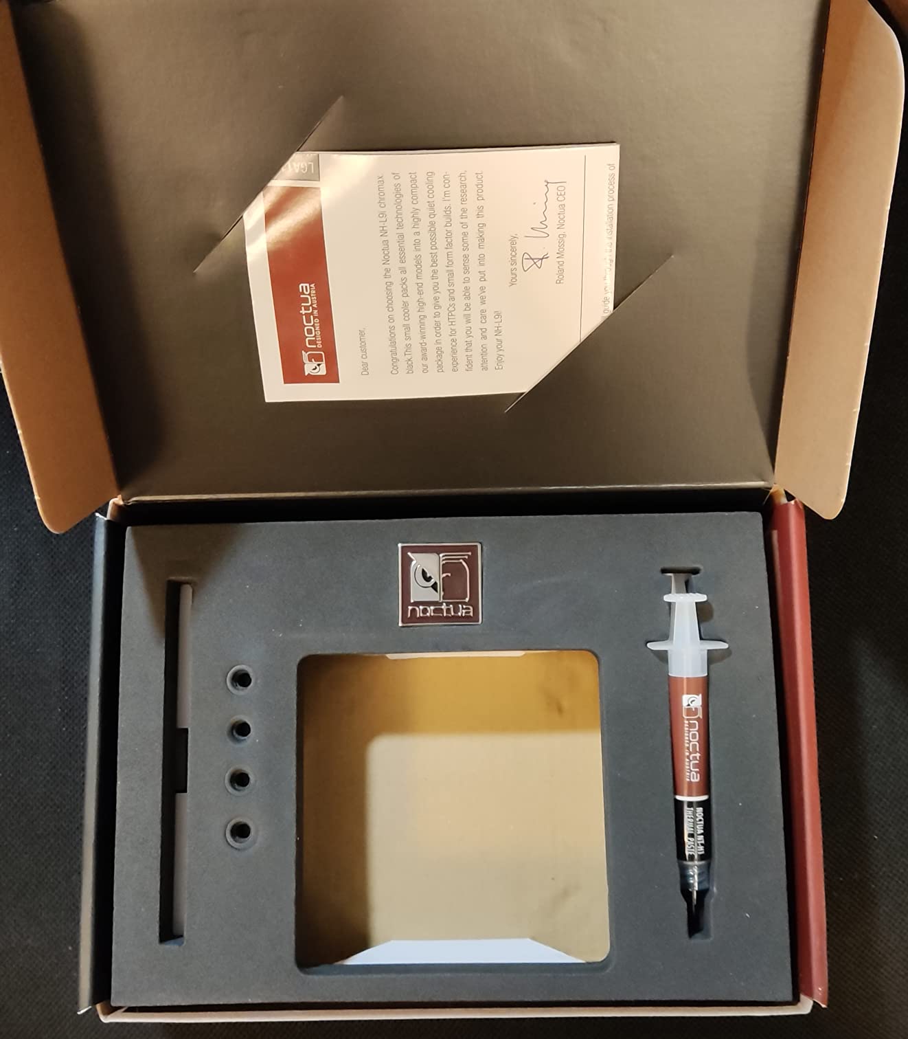 Noctua NH-L9i chromax.Black, Premium Low-Profile CPU Cooler for Intel LGA1200 & LGA115x (Black) - Customer Photo 1