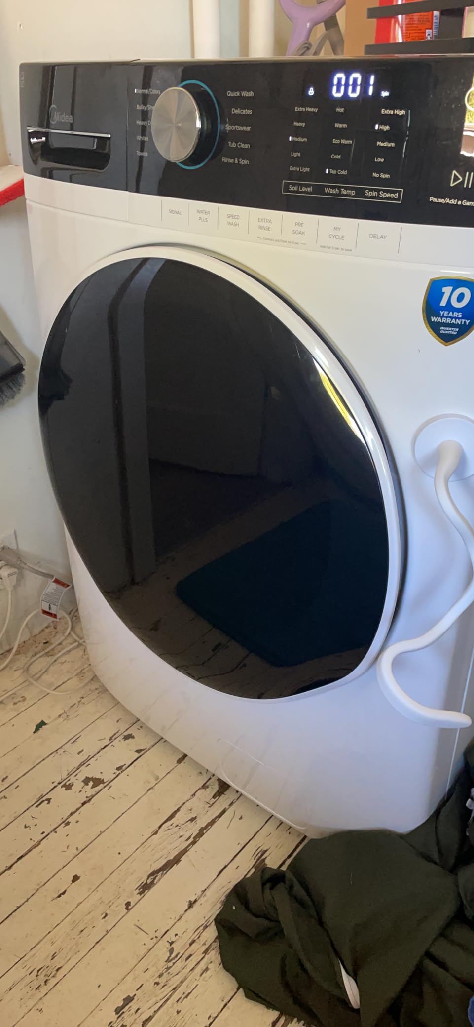 Midea MLH45N1AWW Front Load Washer, Automatic Machine, Vibration Control, Pre-Soak, Speed Wash, 10 Cycles, Energy Star Certified, 4.5 Cu.ft, White - Customer Photo 2