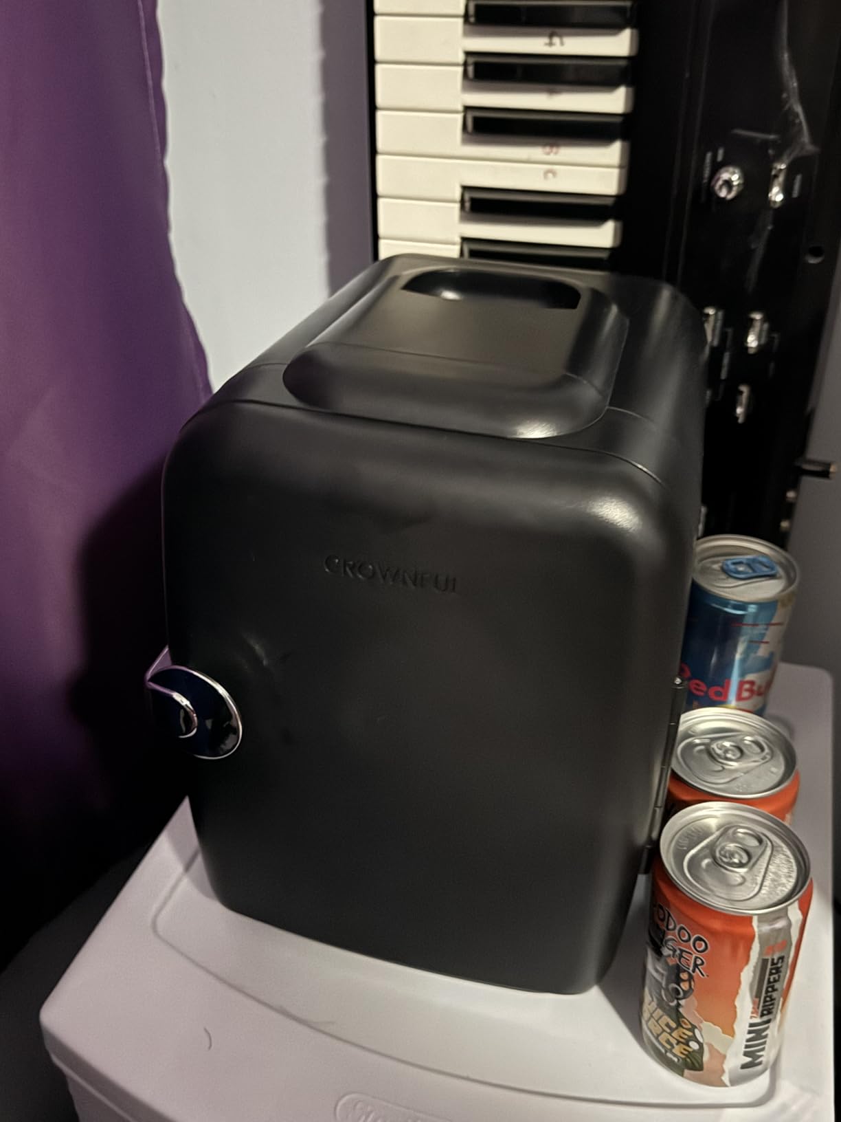 CROWNFUL Mini Fridge, 4 Liter/6 Can Portable Cooler and Warmer Personal Refrigerator for Skin Care, Cosmetics, Beverage, Food,Great for Bedroom, Office, Car, Dorm, ETL Listed (White) Customer Review CROWNFUL Mini Fridge, 4 Liter/6 Can Portable Cooler and Warmer Personal Refrigerator for Skin Care, Cosmetics, Beverage, Food,Great for Bedroom, Office, Car, Dorm, ETL Listed (White) - Customer Photo 1