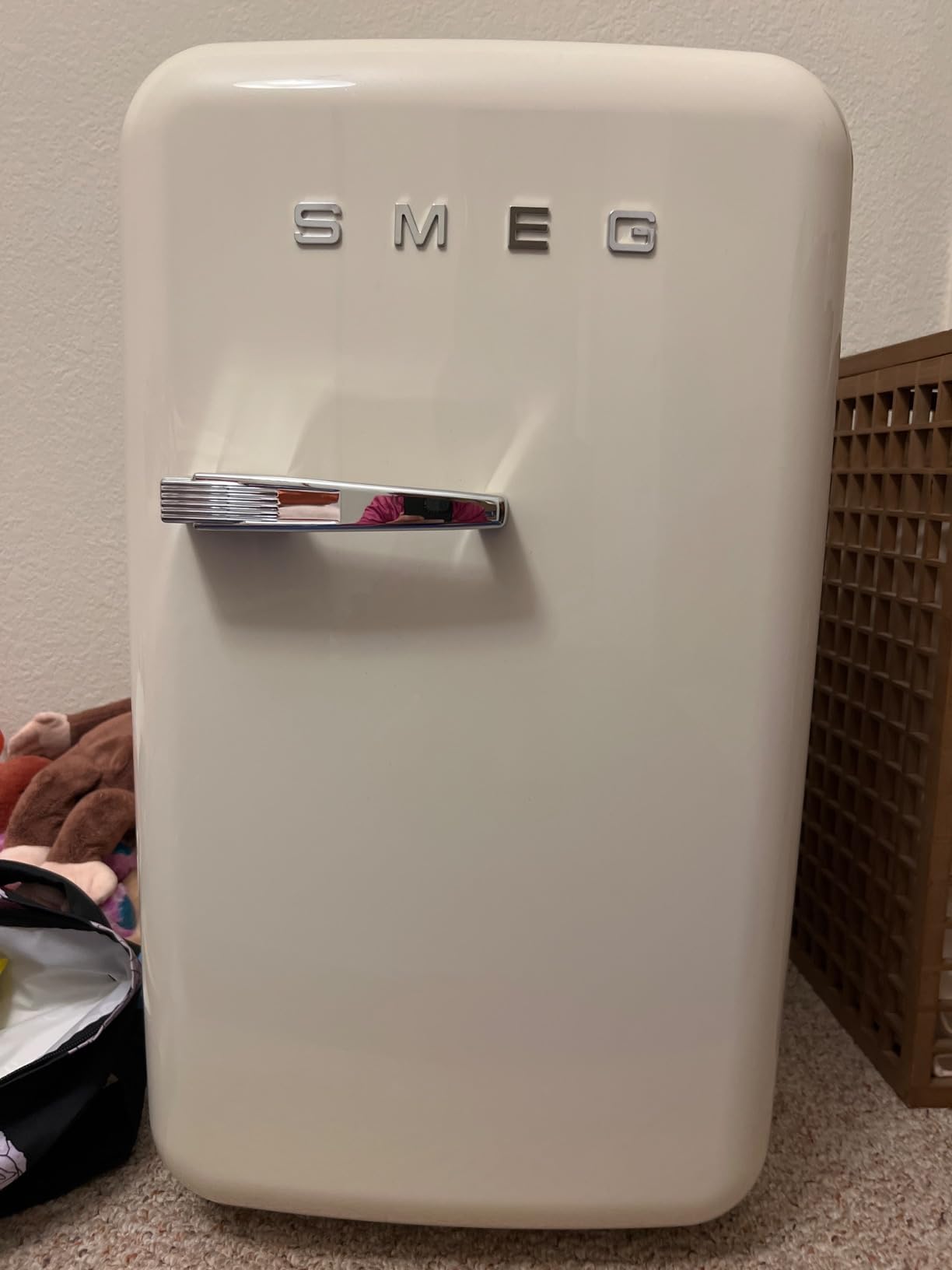 SMEG FAB5URWH3 FAB5 Retro Mini Fridge – 50s Style Compact Small Refrigerator, 1.2 cu ft, Automatic Defrost, LED Lighting, Adjustable Shelves– Made in Italy, White - Customer Photo 1