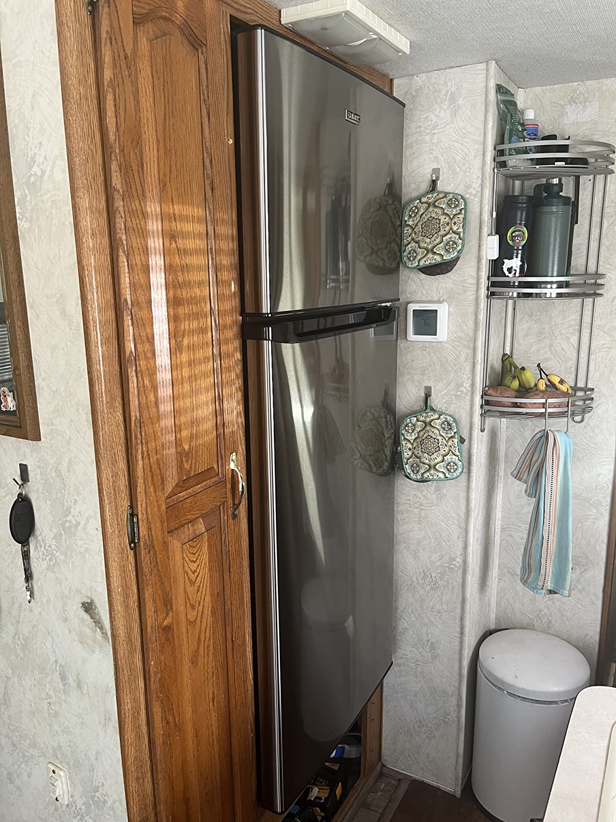 Galanz GLR12TS5F Refrigerator, Dual Door Fridge, Adjustable Electrical Thermostat Control with Top Mount Freezer Compartment, 12.0 Cu.Ft, Stainless Steel, 12 - Customer Photo 1