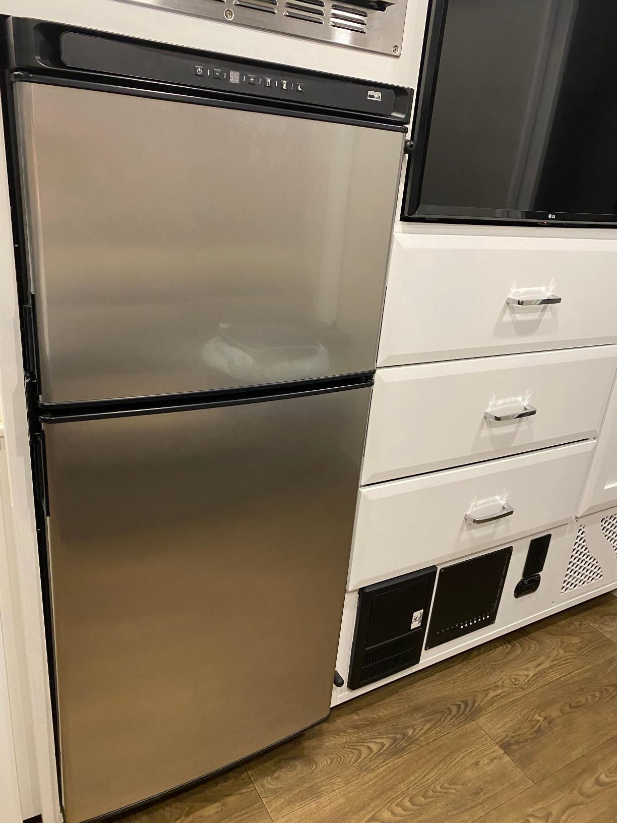 Norcold N8DCSSR Polar 8DC Compressor RV Refrigerator - 8 cu. ft., RH - Customer Photo 1