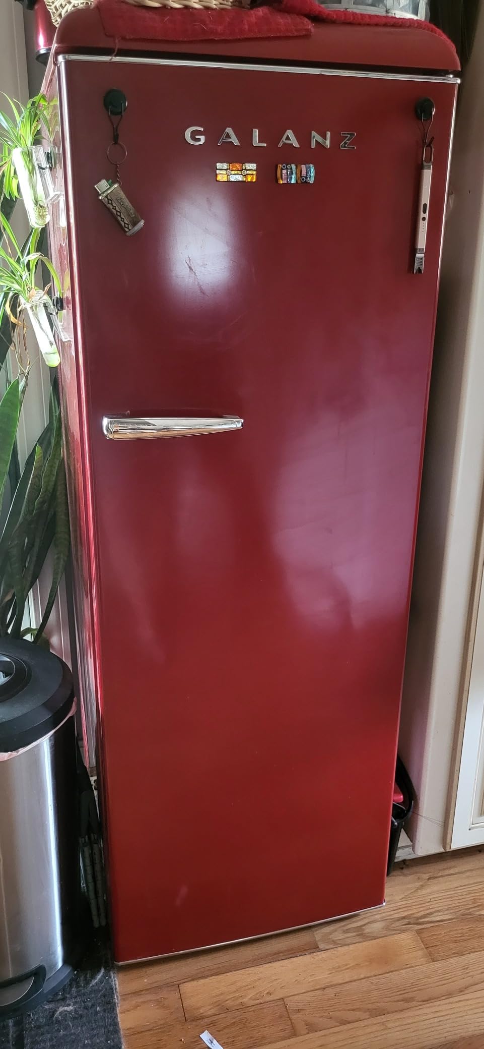 Galanz GLF11UWEA16 Convertible Freezer/Fridge, Electronic Temperature Control, 11 Cu.Ft, White Customer Review Galanz GLF11UWEA16 Convertible Freezer/Fridge, Electronic Temperature Control, 11 Cu.Ft, White - Customer Photo 1
