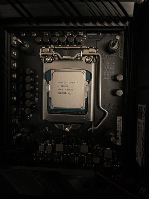 Intel® Core™ i7-11700K Desktop Processor 8 Cores up to 5.0 GHz Unlocked LGA1200 (Intel 500 Series & Select 400 Series Chipset) 125W - Customer Photo 2