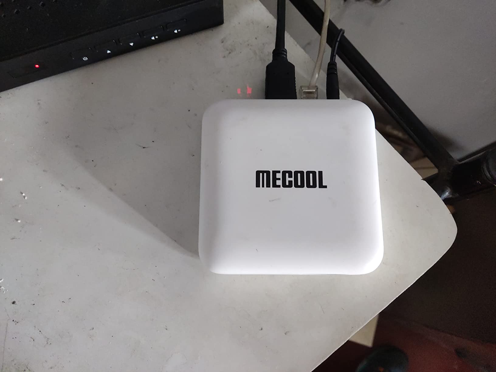 MECOOL KM2 Android TV Netflix 4K with Google Assistant Build in 4K HDR Streaming Media Player Google Certified Netflix Certified - Customer Photo 2