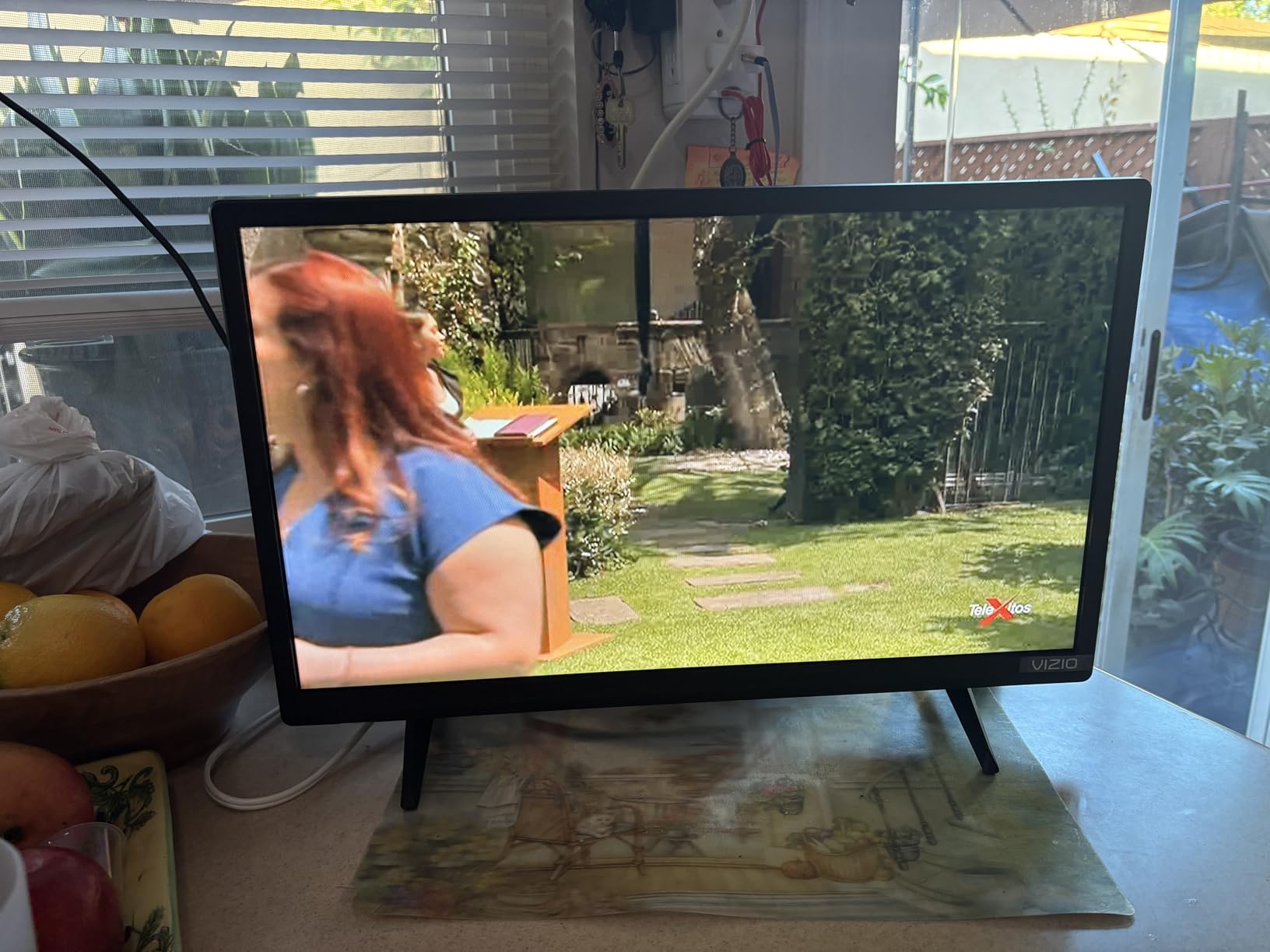 VIZIO 24-inch D-Series Full HD 1080p Smart TV with Apple AirPlay and Chromecast Built-in, Alexa Compatibility, D24f-J09, 2022 Model - Customer Photo 1