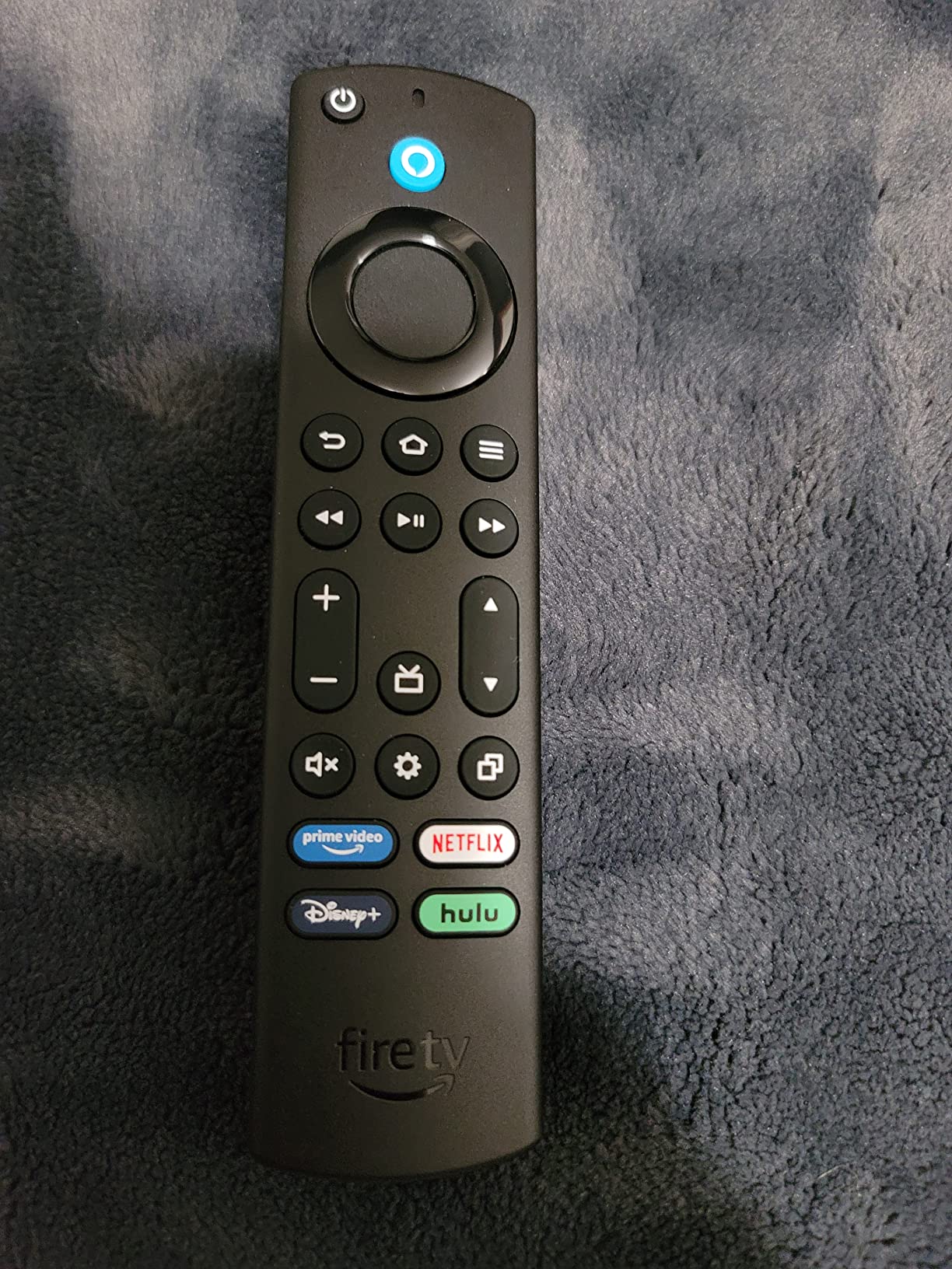 Amazon Fire TV Cube (newest model) with AI-powered Fire TV Search, Hands-free streaming device with Alexa, Wi-Fi 6E, 4K Ultra HD - Customer Photo 2
