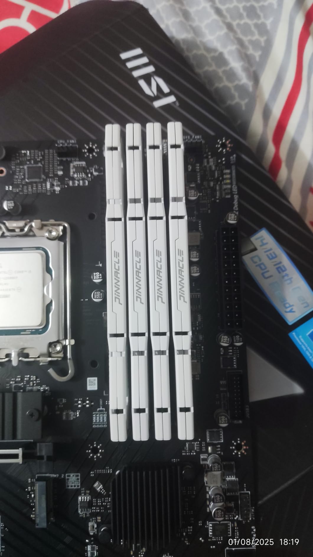 Intel Core i5-12600KF Desktop Processor 10 (6P+4E) Cores up to 4.9 GHz Unlocked LGA1700 600 Series Chipset 125W - Customer Photo 1