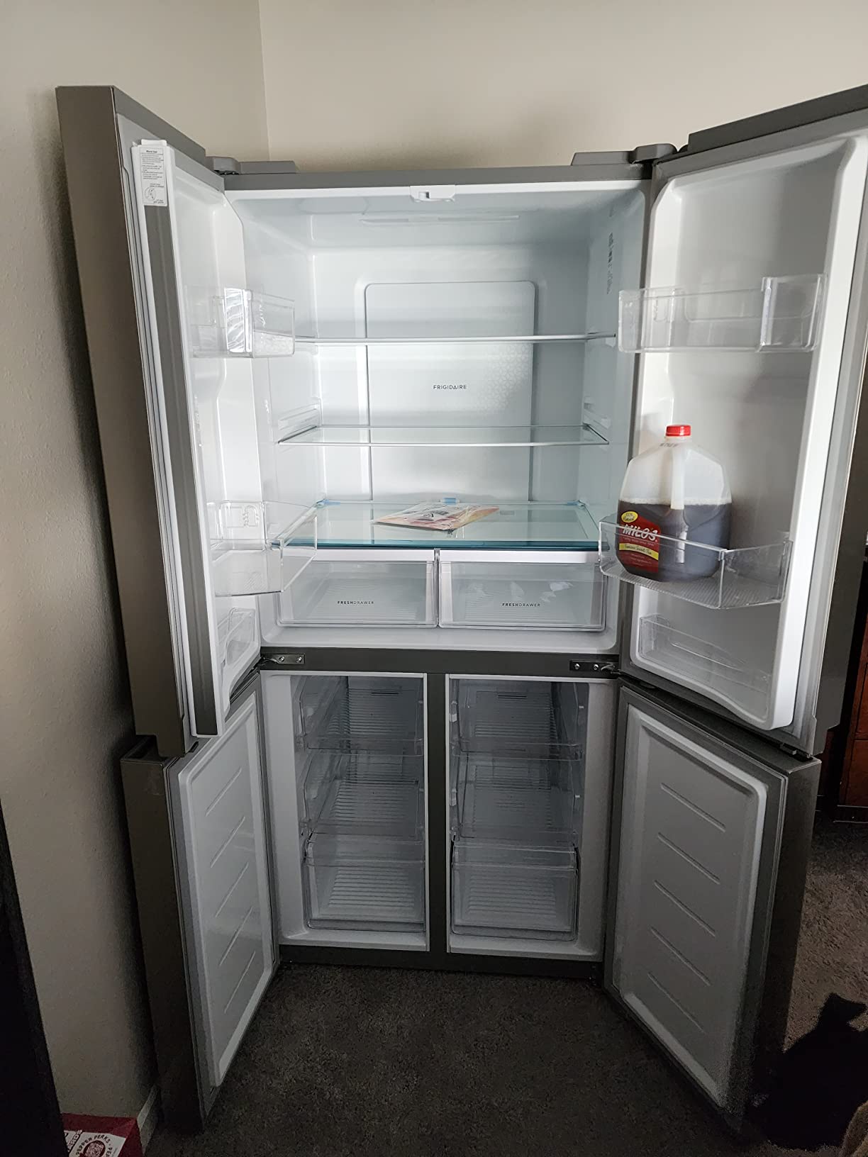 Frigidaire FRQG1721AV 17.4 Cubic Foot Refrigerator, Silver Customer Review Frigidaire FRQG1721AV 17.4 Cubic Foot Refrigerator, Silver - Customer Photo 2