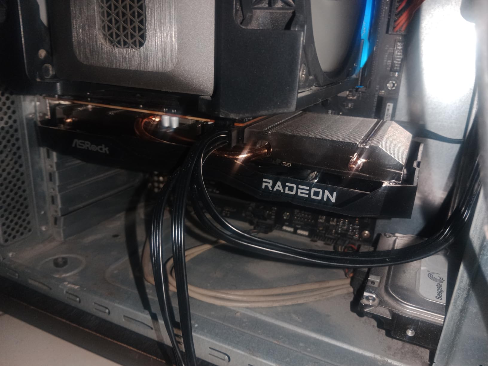 ASRock AMD Radeon RX 6600 Challenger D 8GB GDDR6 DisplayPort 14Gbps HDMI 0dB Silent Cooling 128-bit 7680 x 4320 Dual Fan Graphics Card PCI Express 4.0 x8 8-pin - Customer Photo 1