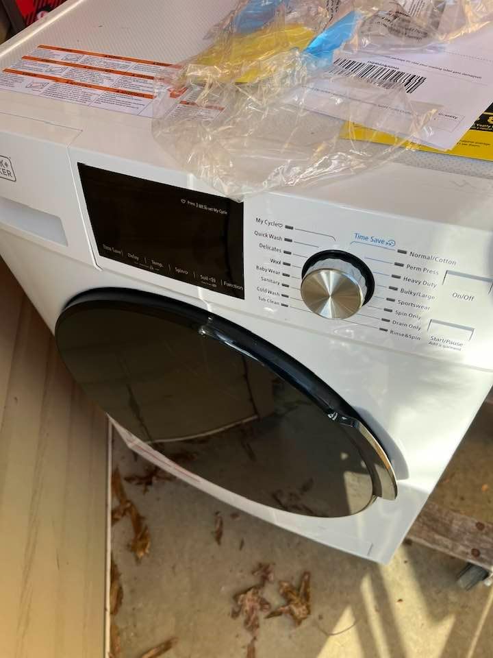 BLACK+DECKER Front Load Washer, 2.7 Cu. Ft. Compact Washing Machine with LED Display & 16 Cycles - Customer Photo 2