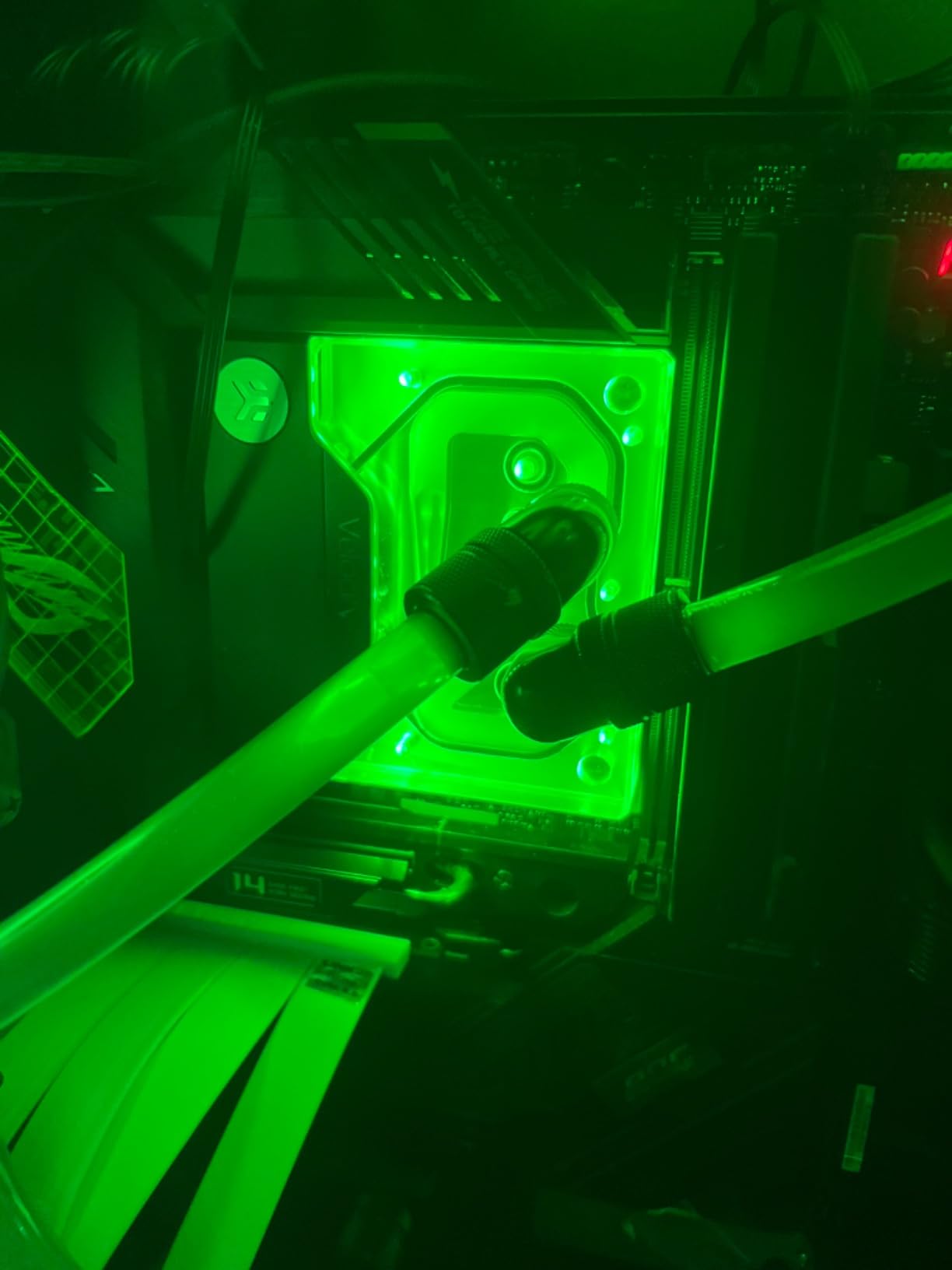 EKWB EK-Quantum Velocity 2 CPU Water Block D-RGB - 1700, Nickel/Plexi Customer Review EKWB EK-Quantum Velocity 2 CPU Water Block D-RGB - 1700, Nickel/Plexi - Customer Photo 2