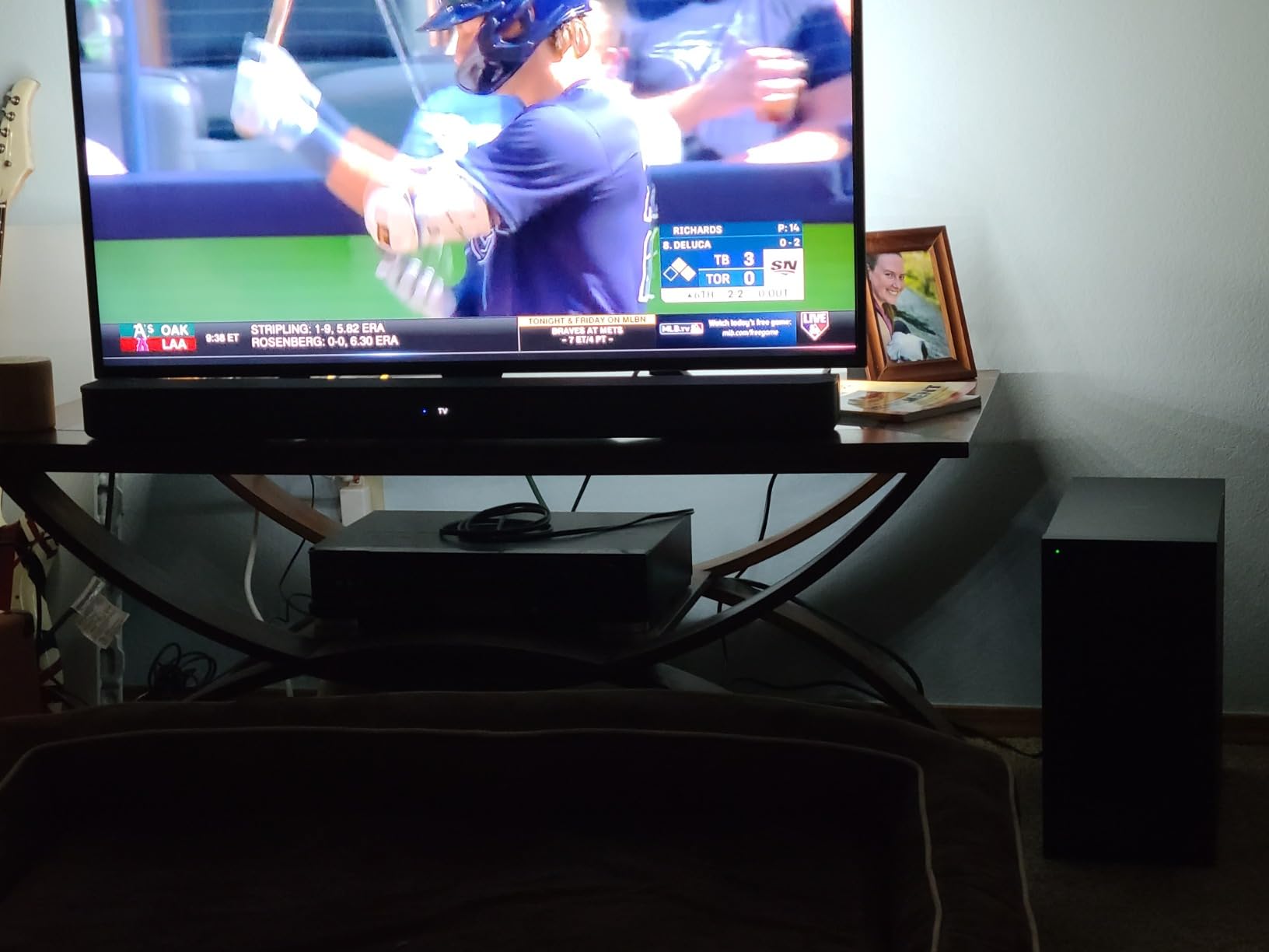 Sony HT-S400 2.1ch Soundbar with Powerful Wireless subwoofer, S-Force PRO Front Surround Sound, and Dolby Digital, Black Customer Review Sony HT-S400 2.1ch Soundbar with Powerful Wireless subwoofer, S-Force PRO Front Surround Sound, and Dolby Digital, Black - Customer Photo 1