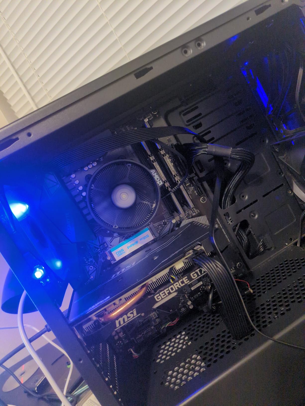 AMD Ryzen 5 5500 6-Core, 12-Thread Unlocked Desktop Processor with Wraith Stealth Cooler - Customer Photo 1