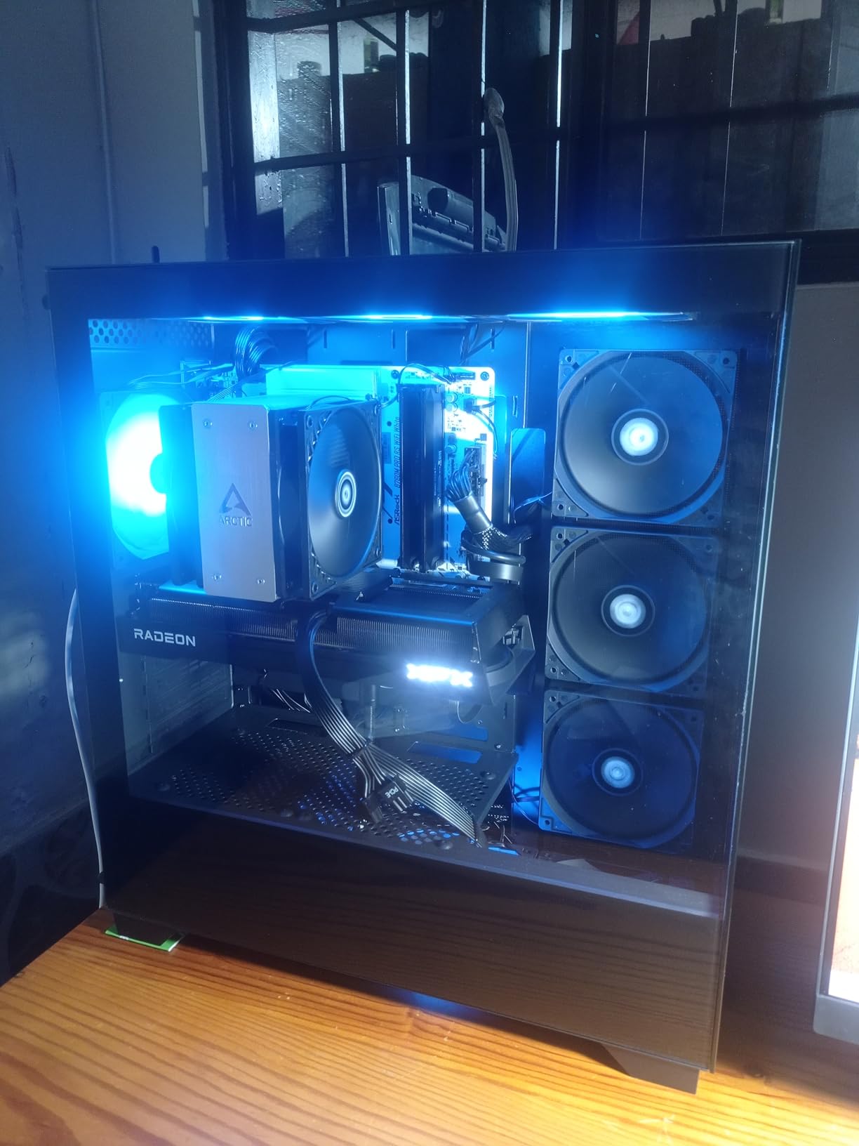 ARCTIC Freezer 36 (Black) - Single-Tower CPU Cooler with Push-Pull, Two Pressure-optimised 120 mm P Fans, Fluid Dynamic Bearing, 200–1800 RPM, 4 Heatpipes, incl. MX-6 Thermal Compound - Customer Photo 1