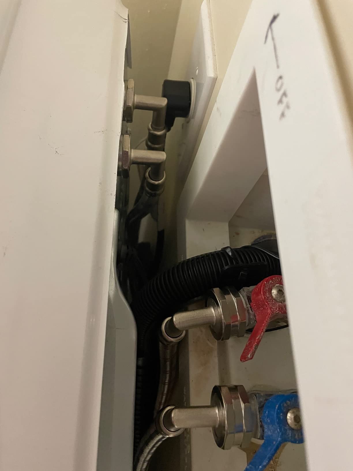 Washing Machine Hoses (4 FT) - Double 90° Elbow to Fit Tight Spaces - OCTAGON Connections for Easy & Secure Tightening - Burst Proof Water Supply Line (2 Pack) - Universal Fit to All Wash Machines - Customer Photo 1