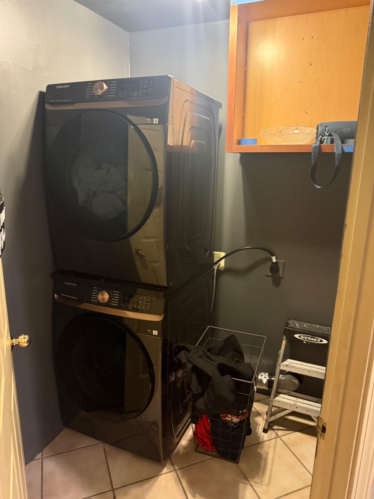 SAMSUNG Bespoke Front Load Washer Dryer Stacking and MultiControl Combo Kit, Includes Gap Cover to Fill Space Between Laundry Machines, All Parts Included, SKK-9MCV, Brushed Black - Customer Photo 2