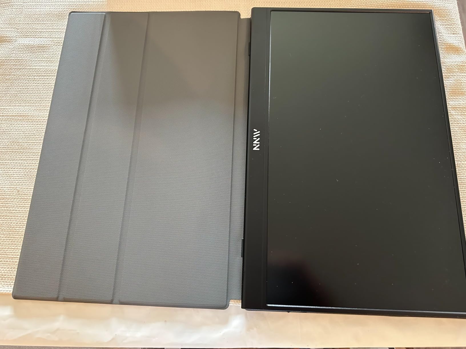 MNN Portable Monitor 15.6inch FHD 1080P USB C HDMI Gaming Ultra-Slim IPS Display w/Smart Cover & Speakers,HDR Plug&Play, External Monitor for Laptop PC Phone Mac (15.6'' 1080P) - Customer Photo 1