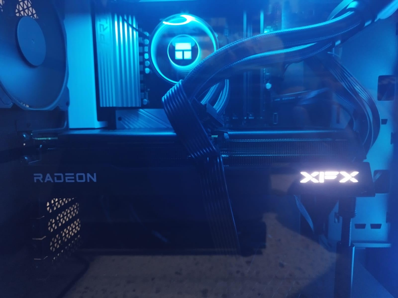 AMD Ryzen 7 7700X 8-Core, 16-Thread Unlocked Desktop Processor - Customer Photo 1