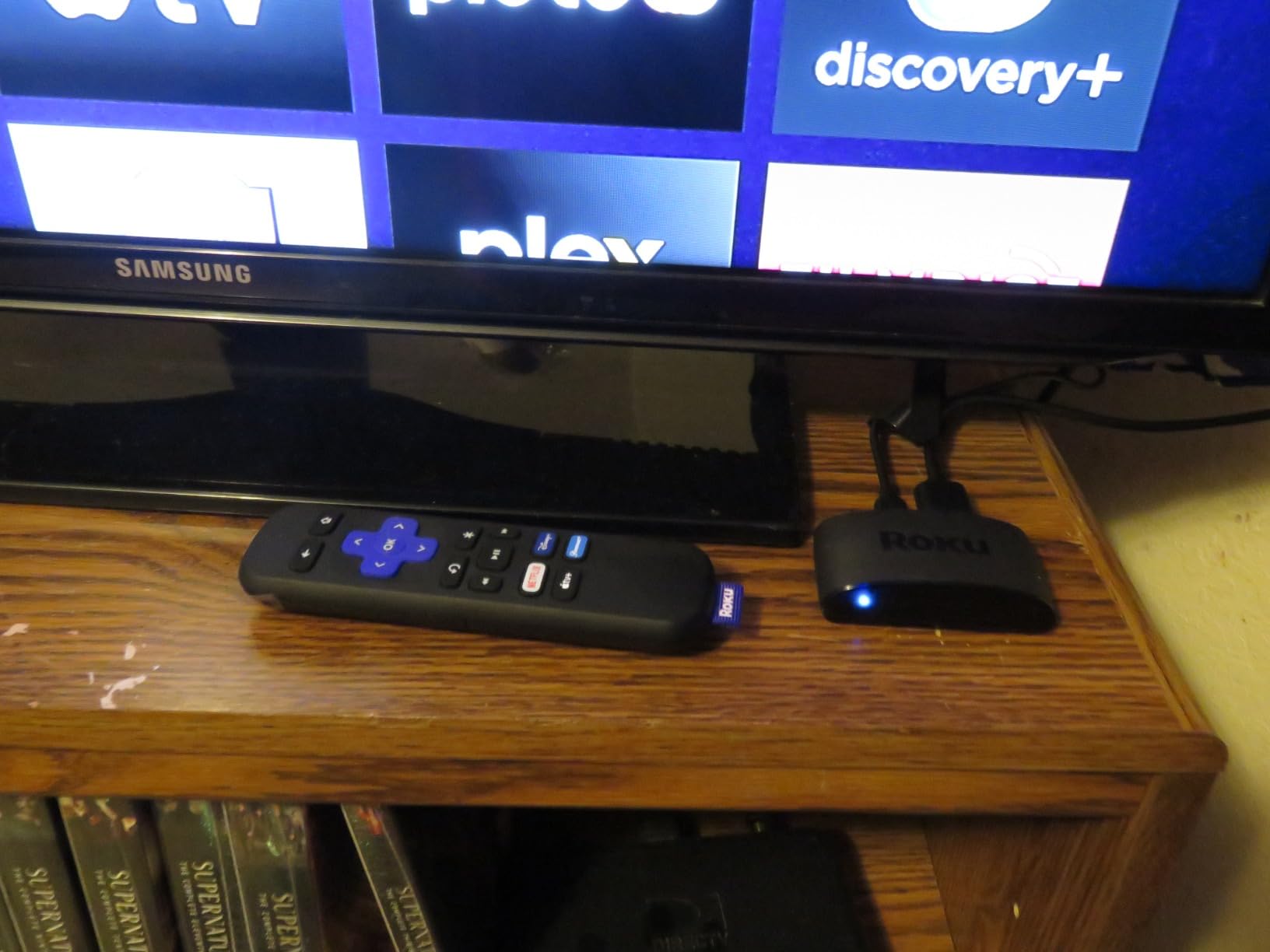 Roku Express | HD Roku Streaming Device with Standard Remote (no TV controls), Free & Live TV Customer Review Roku Express | HD Roku Streaming Device with Standard Remote (no TV controls), Free & Live TV - Customer Photo 1
