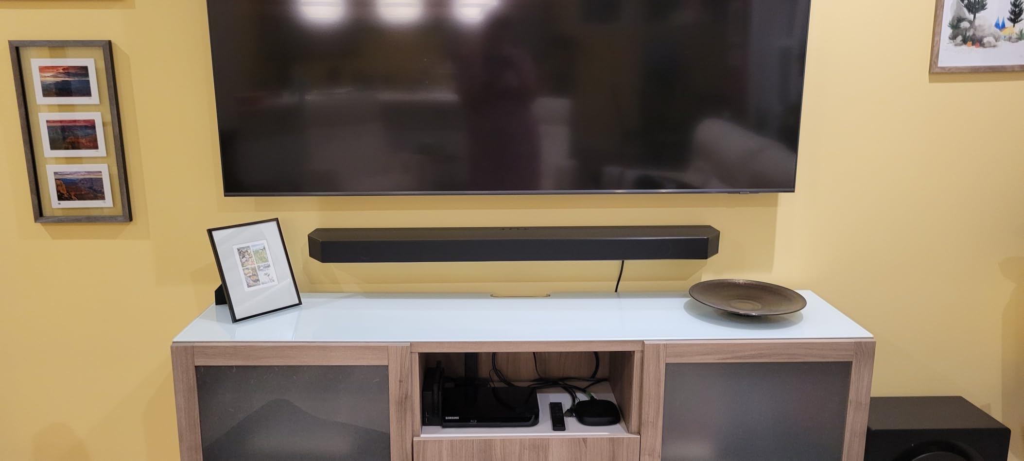 Samsung HW-Q600C 3.1.2ch Soundbar w/Dolby Audio, Q-Symphony, Adaptive Sound, HDMI eARC, Game Mode Pro, Bluetooth, Acoustic Beam, Tap Sound Customer Review Samsung HW-Q600C 3.1.2ch Soundbar w/Dolby Audio, Q-Symphony, Adaptive Sound, HDMI eARC, Game Mode Pro, Bluetooth, Acoustic Beam, Tap Sound - Customer Photo 1