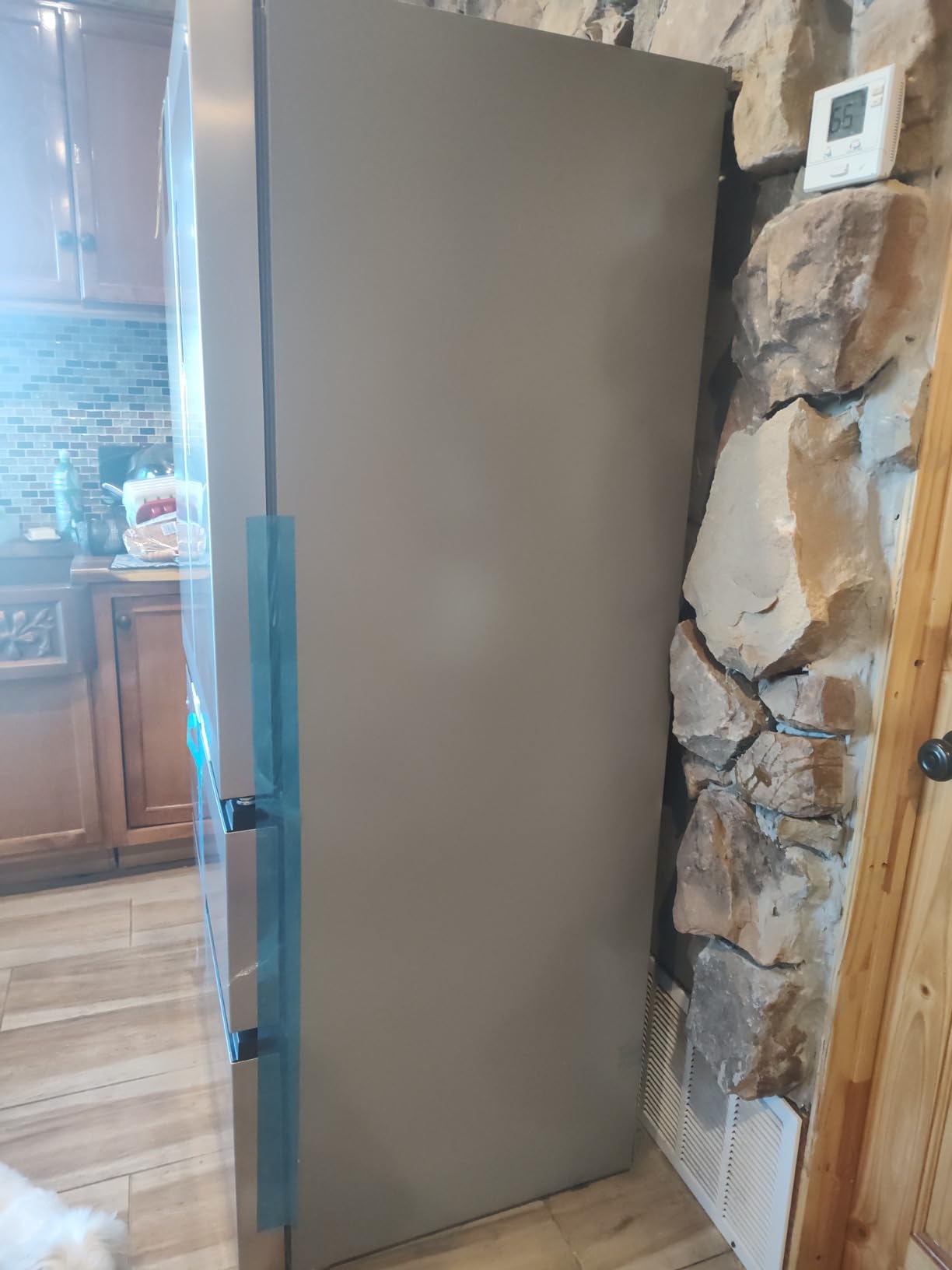 West Bend Apartment Refrigerator Freestanding Dual Door Design Fridge with Top Freezer, Adjustable Electronic Control and Frost Free Defrost, for Condo, House, Small Kitchen Use, 18-Cu.Ft, White - Customer Photo 1