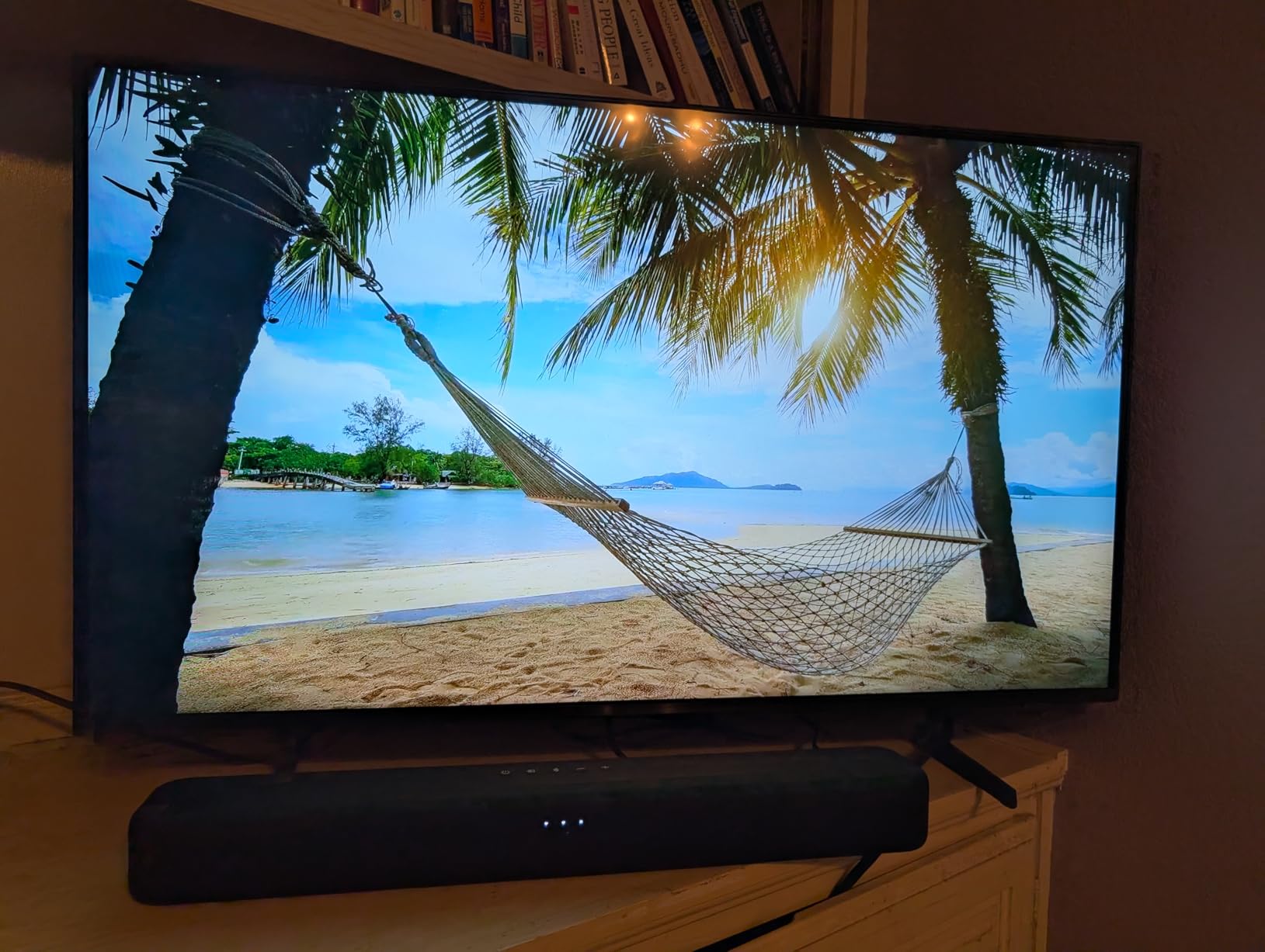 Amazon Fire TV Soundbar (newest model), 2.0 speaker with DTS Virtual:X and Dolby Audio, Bluetooth connectivity Customer Review Amazon Fire TV Soundbar (newest model), 2.0 speaker with DTS Virtual:X and Dolby Audio, Bluetooth connectivity - Customer Photo 1