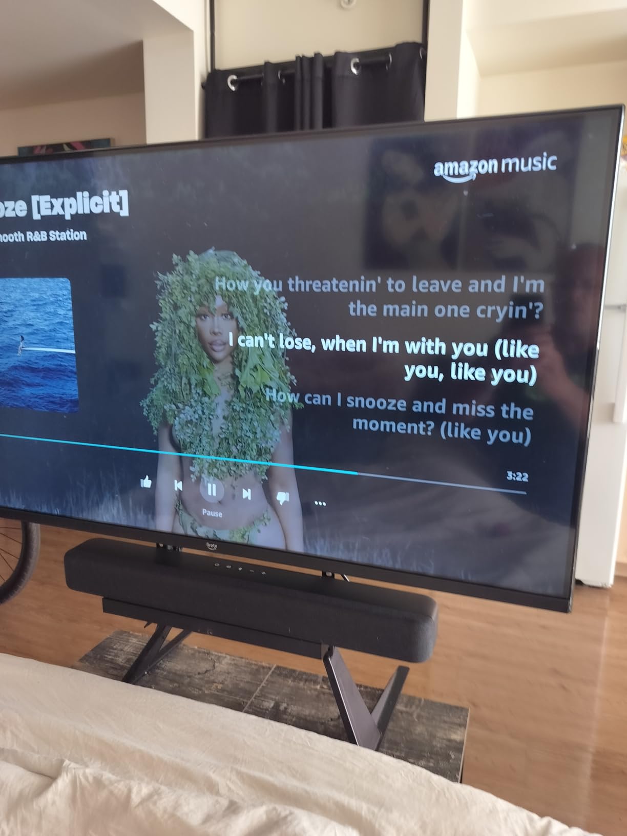 Amazon Fire TV Soundbar (newest model), 2.0 speaker with DTS Virtual:X and Dolby Audio, Bluetooth connectivity - Customer Photo 2