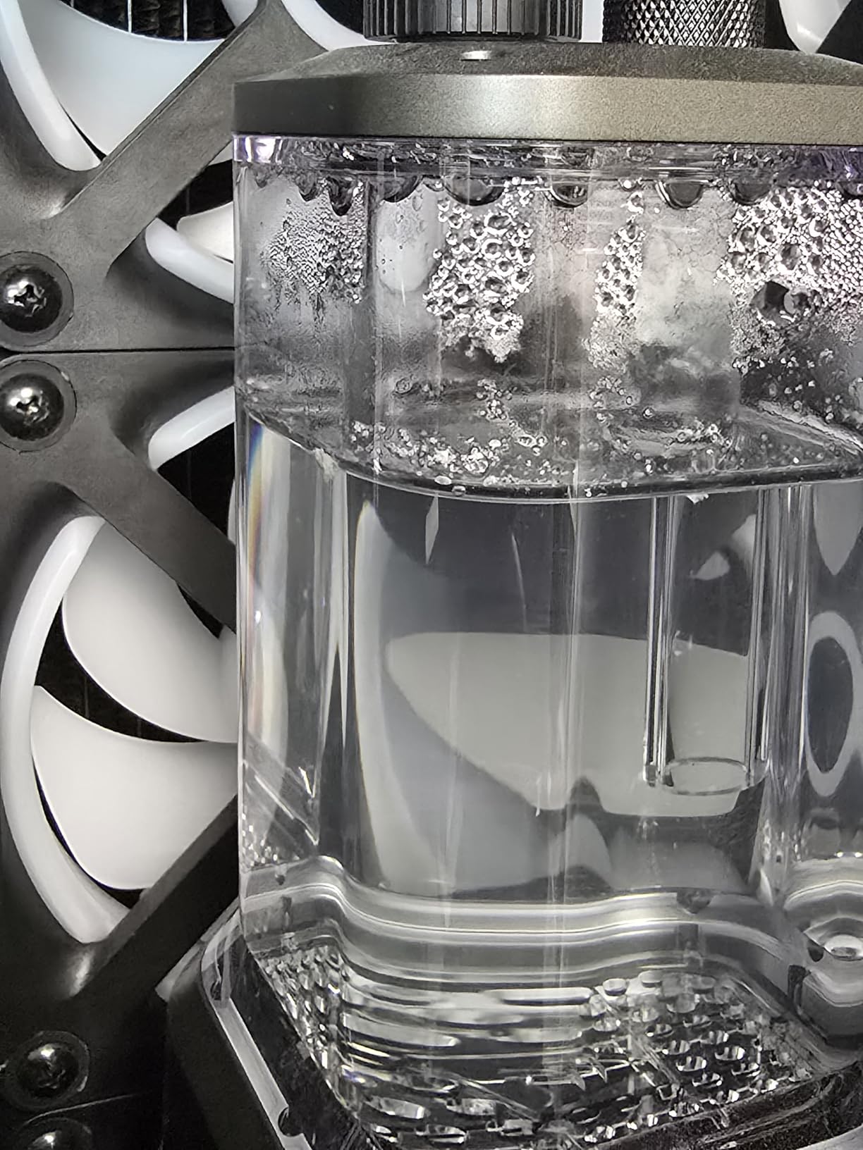 CORSAIR iCUE Link XC7 RGB Elite CPU Water Block - Transparent Flow Chamber - 24 RGB LEDs - Fits Intel® LGA 1700, AMD® AM5 and Older - Stealth Gray Customer Review CORSAIR iCUE Link XC7 RGB Elite CPU Water Block - Transparent Flow Chamber - 24 RGB LEDs - Fits Intel® LGA 1700, AMD® AM5 and Older - Stealth Gray - Customer Photo 3