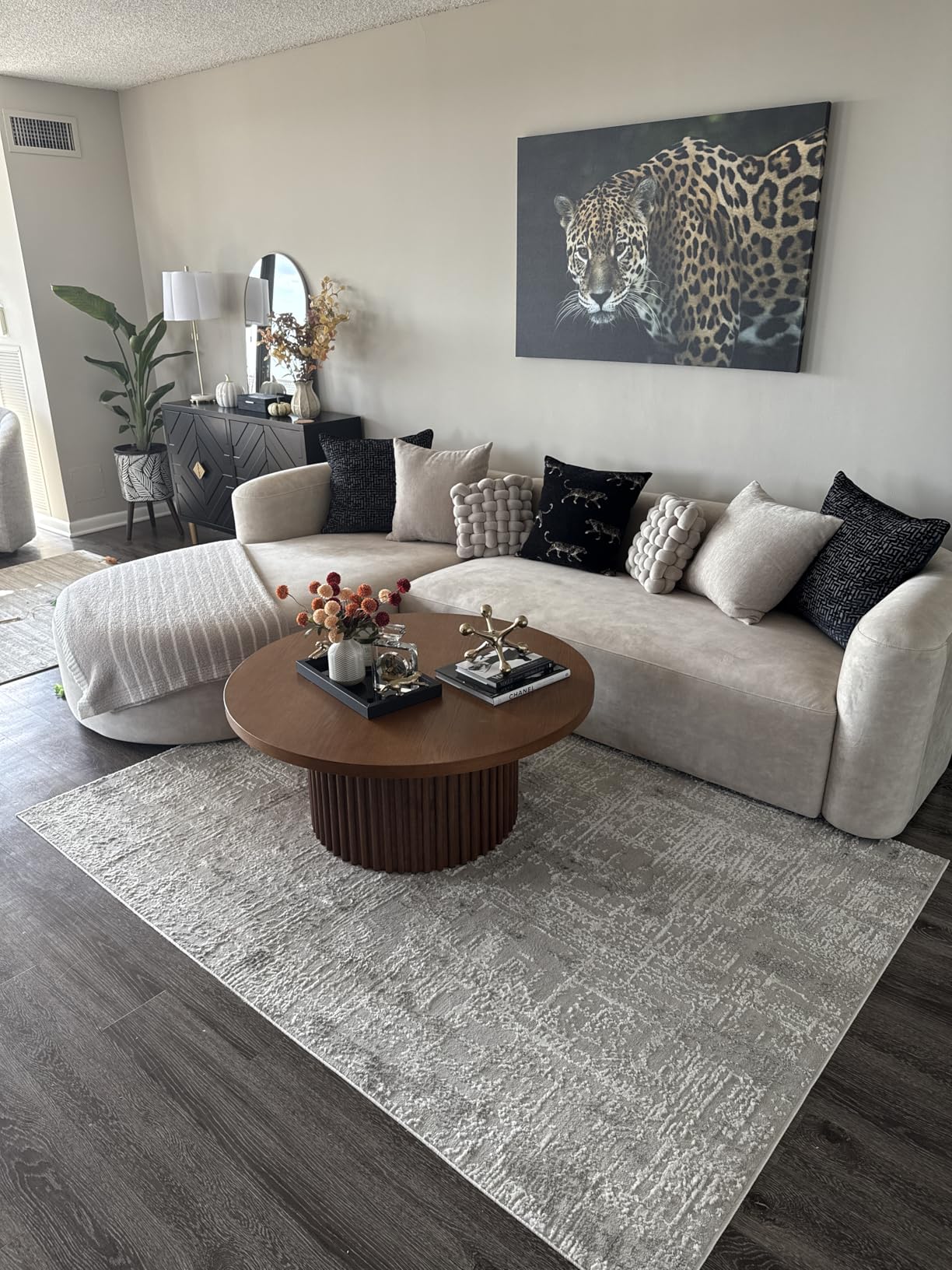 Acanva Luxury Modern Tight Curved Back Velvet Sofa, Minimalist Style Comfy Couch for Living Room Apartment, 3 Seater, Cream Customer Review Acanva Luxury Modern Tight Curved Back Velvet Sofa, Minimalist Style Comfy Couch for Living Room Apartment, 3 Seater, Cream - Customer Photo 1