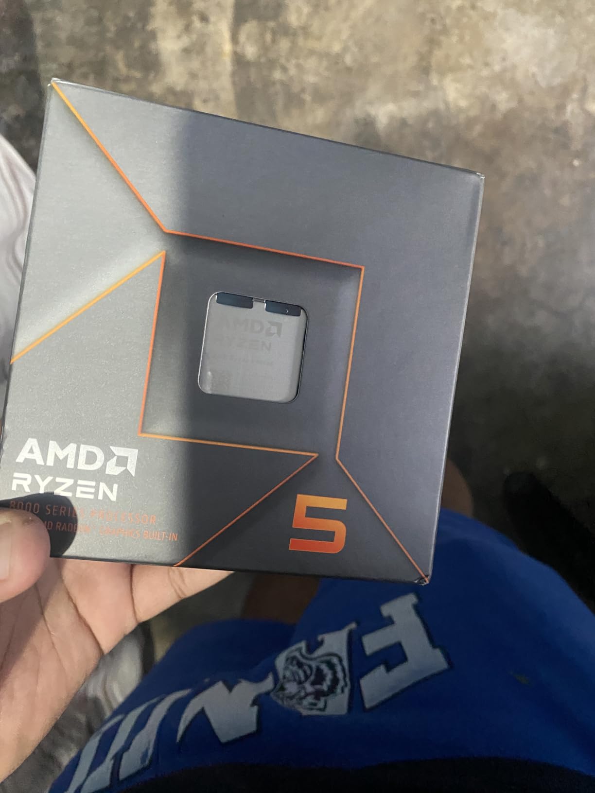 AMD Ryzen 5 8500G 6-Core, 12-Thread Desktop Processor - Customer Photo 2