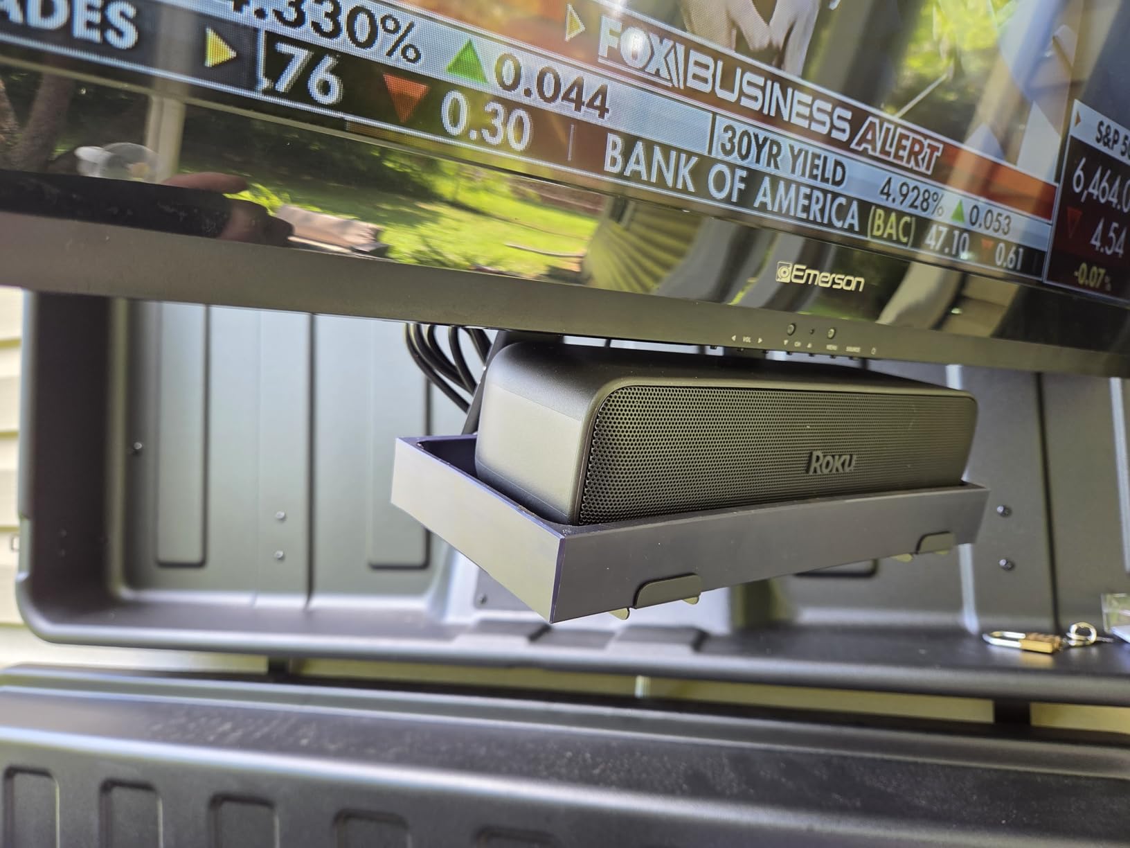 Roku Streambar SE | 2-in-1 TV Soundbar with Built-in 4K/HD/HDR Streaming, Premium Speakers, & Enhanced Speech Clarity for Crisp, Clear Dialogue - Quick Guided Simple Setup - Customer Photo 2