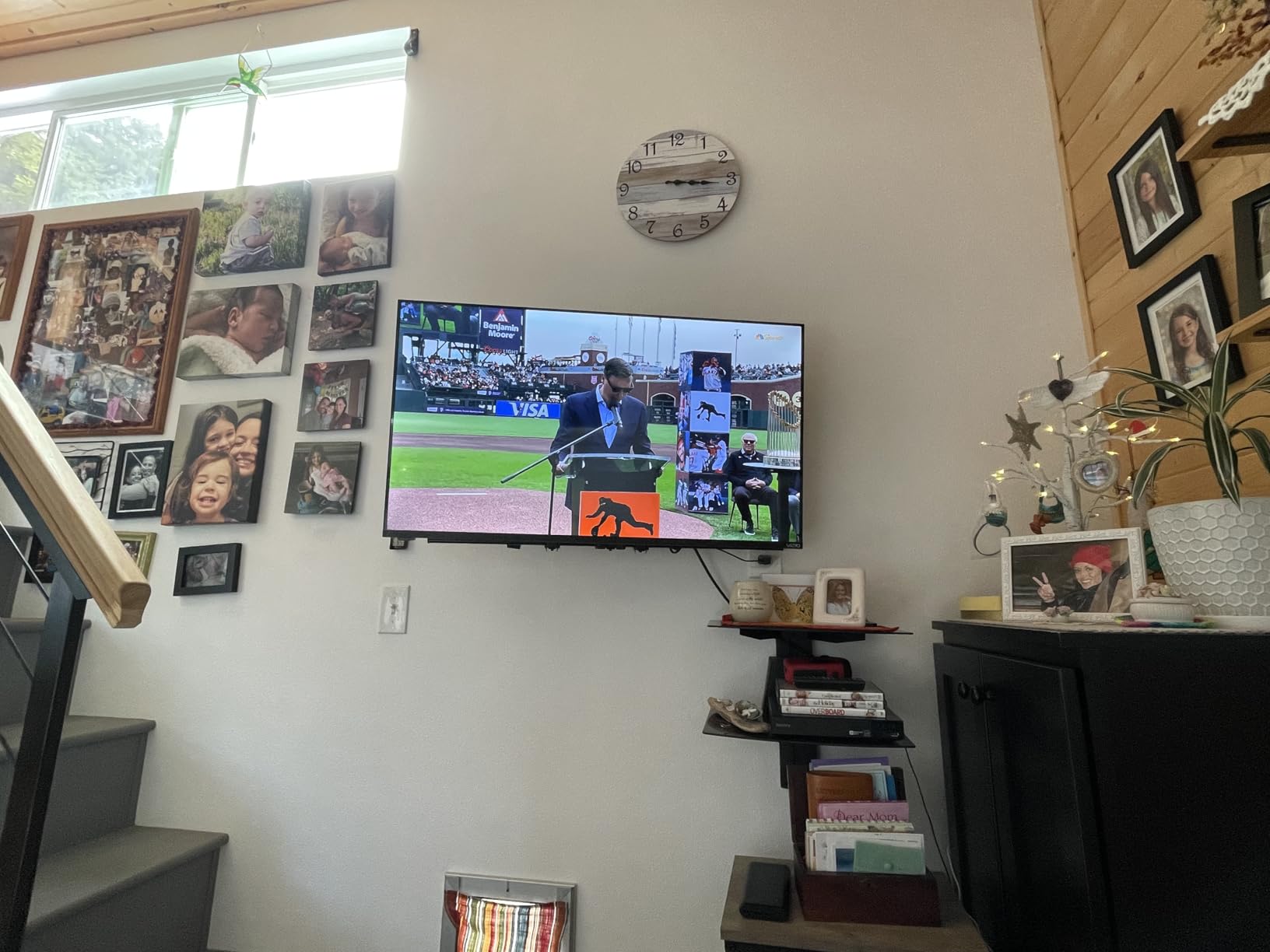 VIZIO 32-inch Full HD 1080p Smart TV with DTS Virtual: X, Alexa Compatibility, Google Cast Built-in, Bluetooth Headphone Capable, (VFD32M-08 New) - Customer Photo 2