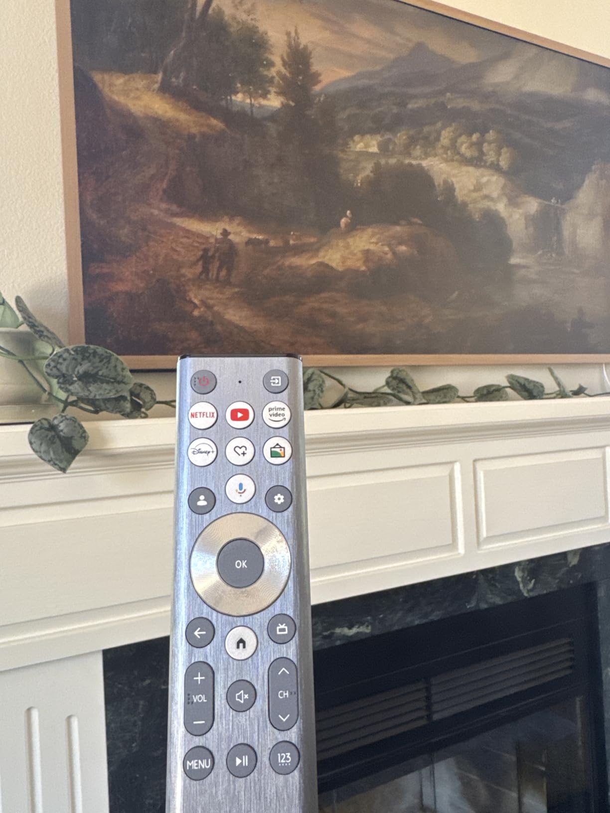 Hisense 55-Inch Class QLED 4K S7N CanvasTV Series Dolby Vision HDR Google Smart TV (55S7N) - 144Hz, Art Mode, Anti-Glare Panel, Hi-Matte Display, Frame & UltraSlim Wall Mount Included - Customer Photo 3