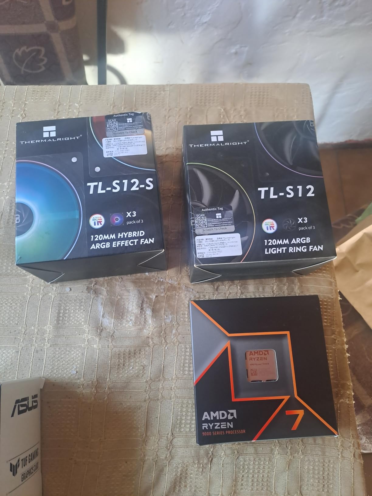 AMD Ryzen™ 7 9700X 8-Core, 16-Thread Unlocked Desktop Processor - Customer Photo 1