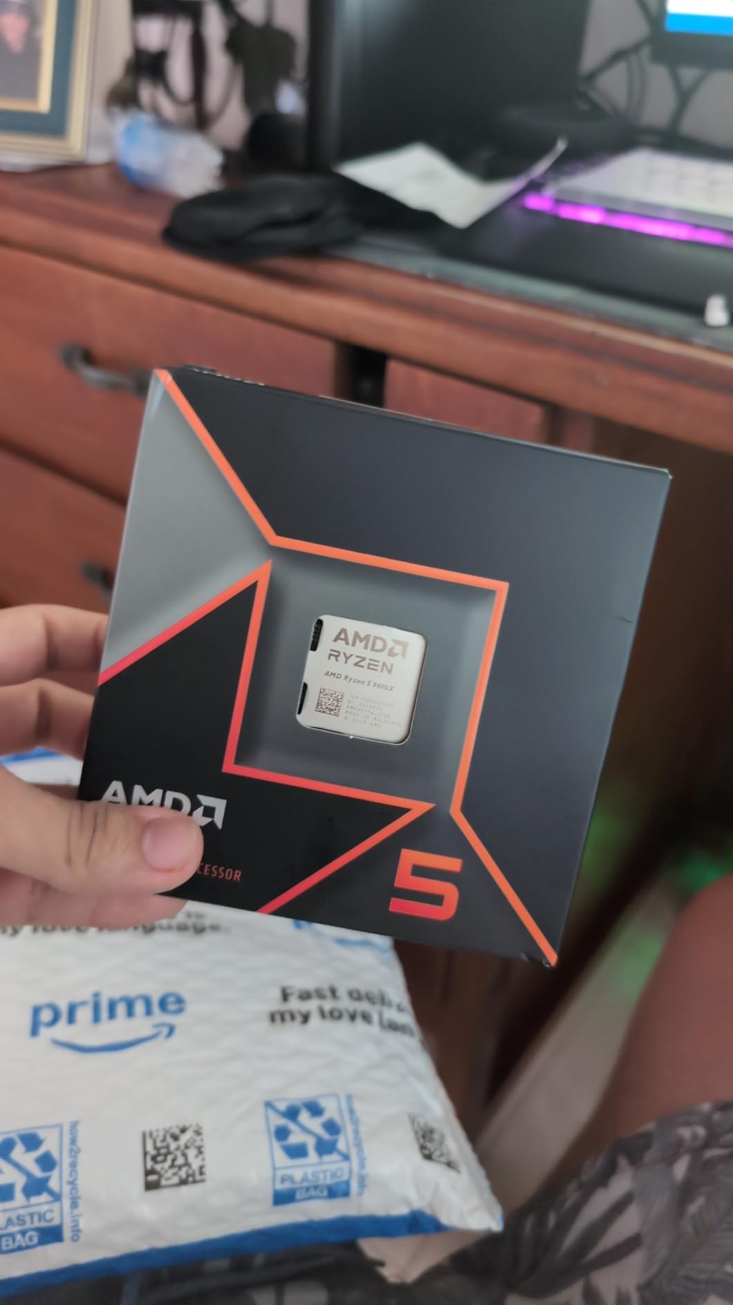 AMD Ryzen™ 5 9600X 6-Core, 12-Thread Unlocked Desktop Processor - Customer Photo 2