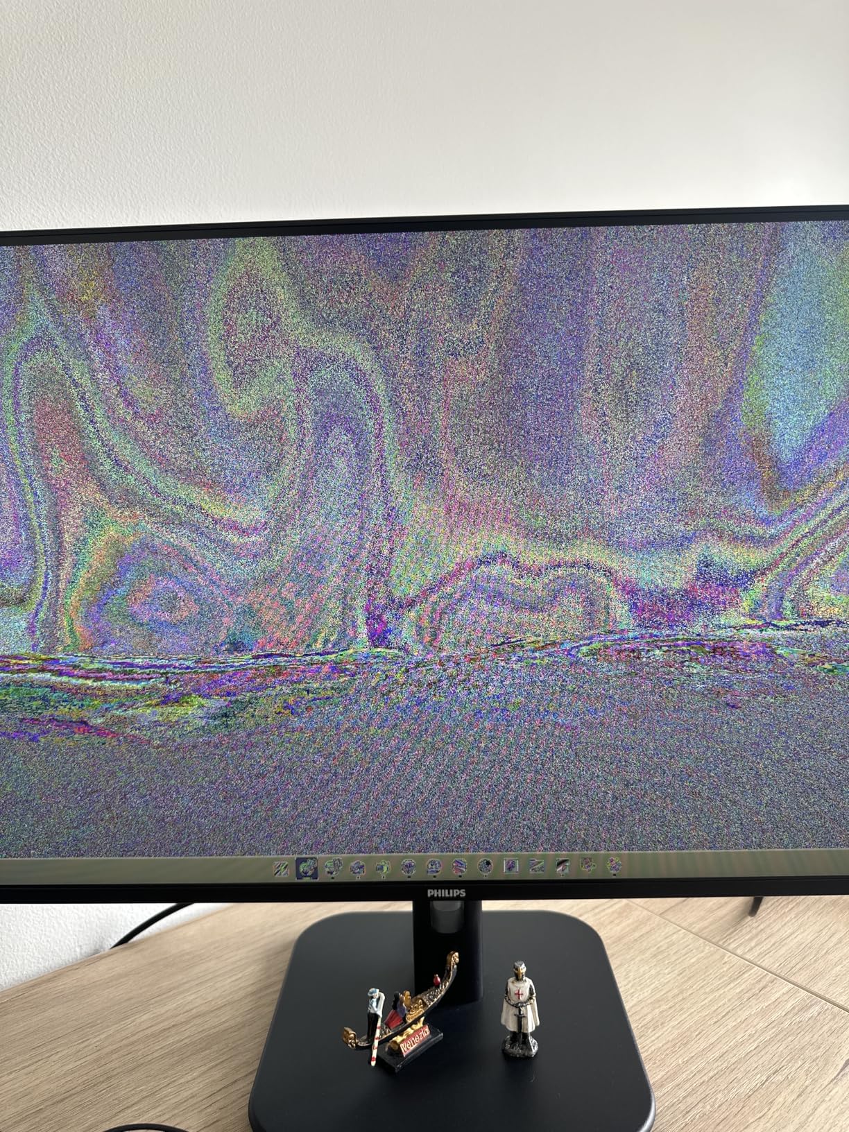 Philips 27 inch 4K UHD IPS USB-C Monitor with HDR400, 99% sRGB, MultiView, LowBlue, FlickerFree, VESA - 279C9QSB - Customer Photo 1