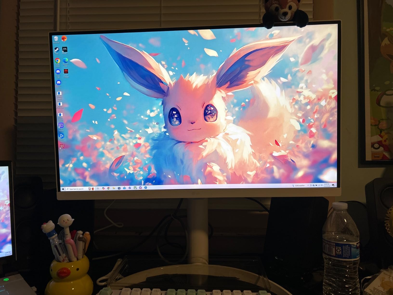 LG 27SR75U-W 27 inch 4K UHD (3840x2160) IPS HDR10 USB Type-C 65W PD Smart Monitor webOS 23 AirPlay Screen Share Bluetooth ThinQ App Built-in Speaker HDMI White Customer Review LG 27SR75U-W 27 inch 4K UHD (3840x2160) IPS HDR10 USB Type-C 65W PD Smart Monitor webOS 23 AirPlay Screen Share Bluetooth ThinQ App Built-in Speaker HDMI White - Customer Photo 2