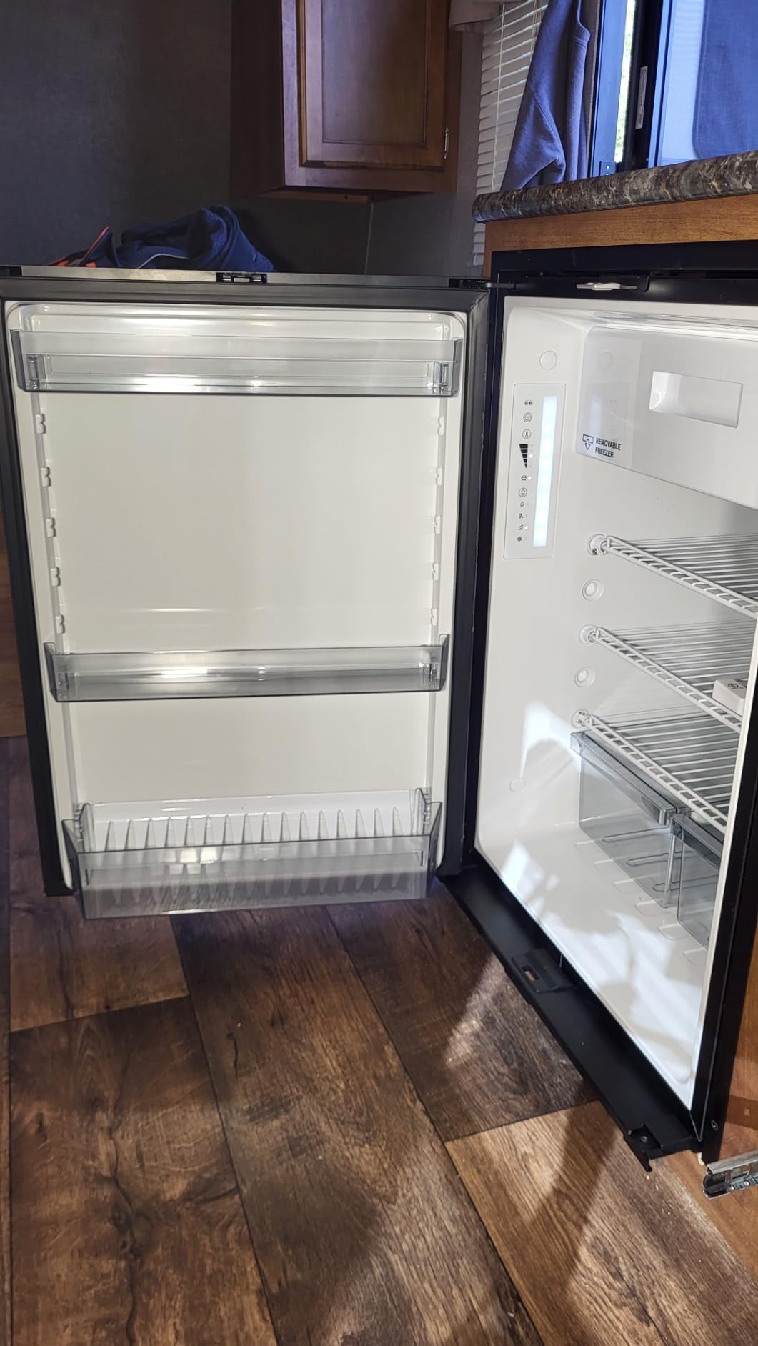 Dometic NRX 50C | Compressor Refrigerator | 44 L | Dark Silver Front | Easy To Use Control Panel Customer Review Dometic NRX 50C | Compressor Refrigerator | 44 L | Dark Silver Front | Easy To Use Control Panel - Customer Photo 1