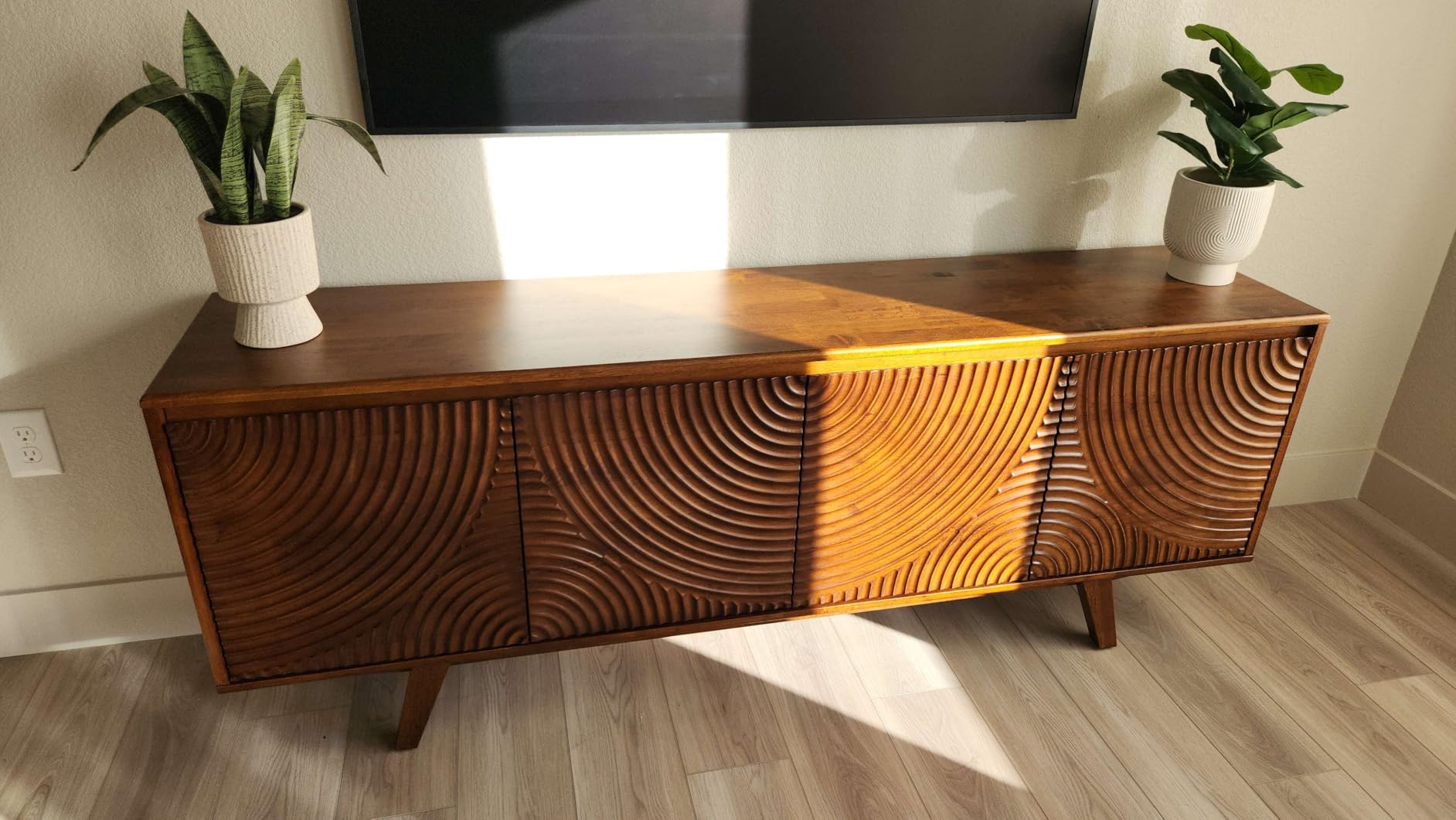 Acacia Harmony TV Stand for TVs up to 75+ Inch Entertainment Center with Storage Shelves and Cable Management, Modern Farmhouse TV Media Console Table Wood TV Stands for Living Room Bedroom, Walnut Customer Review Acacia Harmony TV Stand for TVs up to 75+ Inch Entertainment Center with Storage Shelves and Cable Management, Modern Farmhouse TV Media Console Table Wood TV Stands for Living Room Bedroom, Walnut - Customer Photo 1