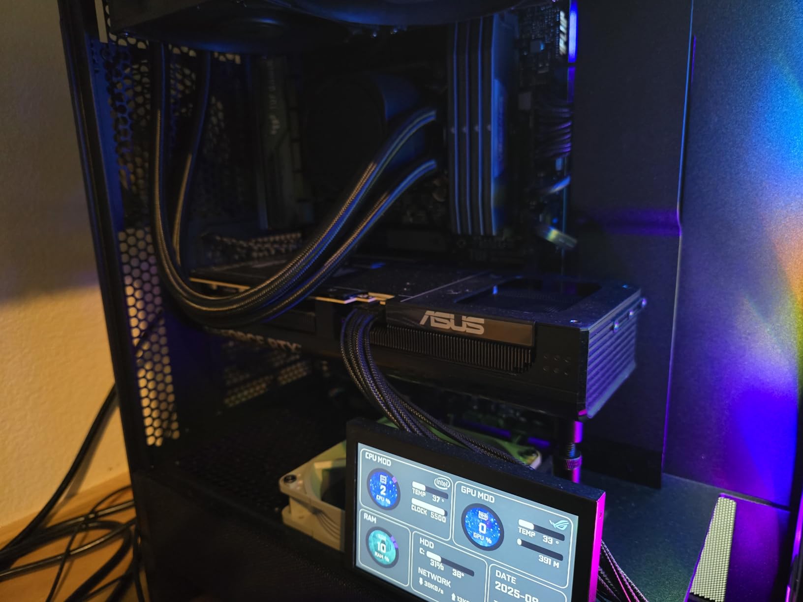 ASUS TUF Gaming GeForce RTX ™ 5070 12GB GDDR7 OC Edition Gaming Graphics Card (PCIe® 5.0, HDMI®/DP 2.1, 3.125-slot, Military-Grade Components, Protective PCB Coating, axial-tech Fans) - Customer Photo 1