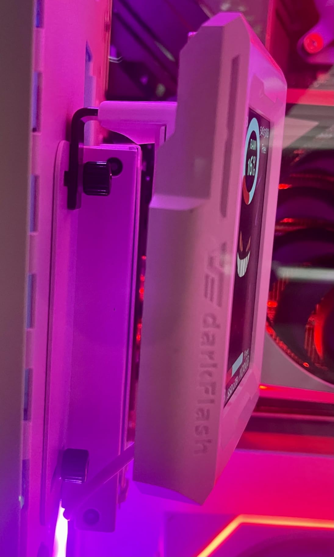 darkFlash 3.5in AIO Display Screen Upgrade Kit LCD Screen, CPU Temp Monitor for CPU Liquid Cooler, Type-C Interface, Computer Accessories PC Parts, Auto Start, Easy Operation(D-Vision) (White) - Customer Photo 1